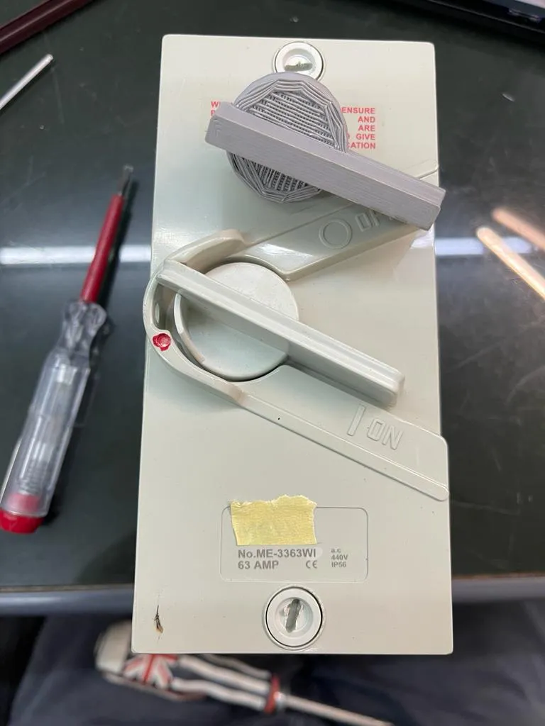 Cán công tắc cho thiết bị cách ly 3 pha