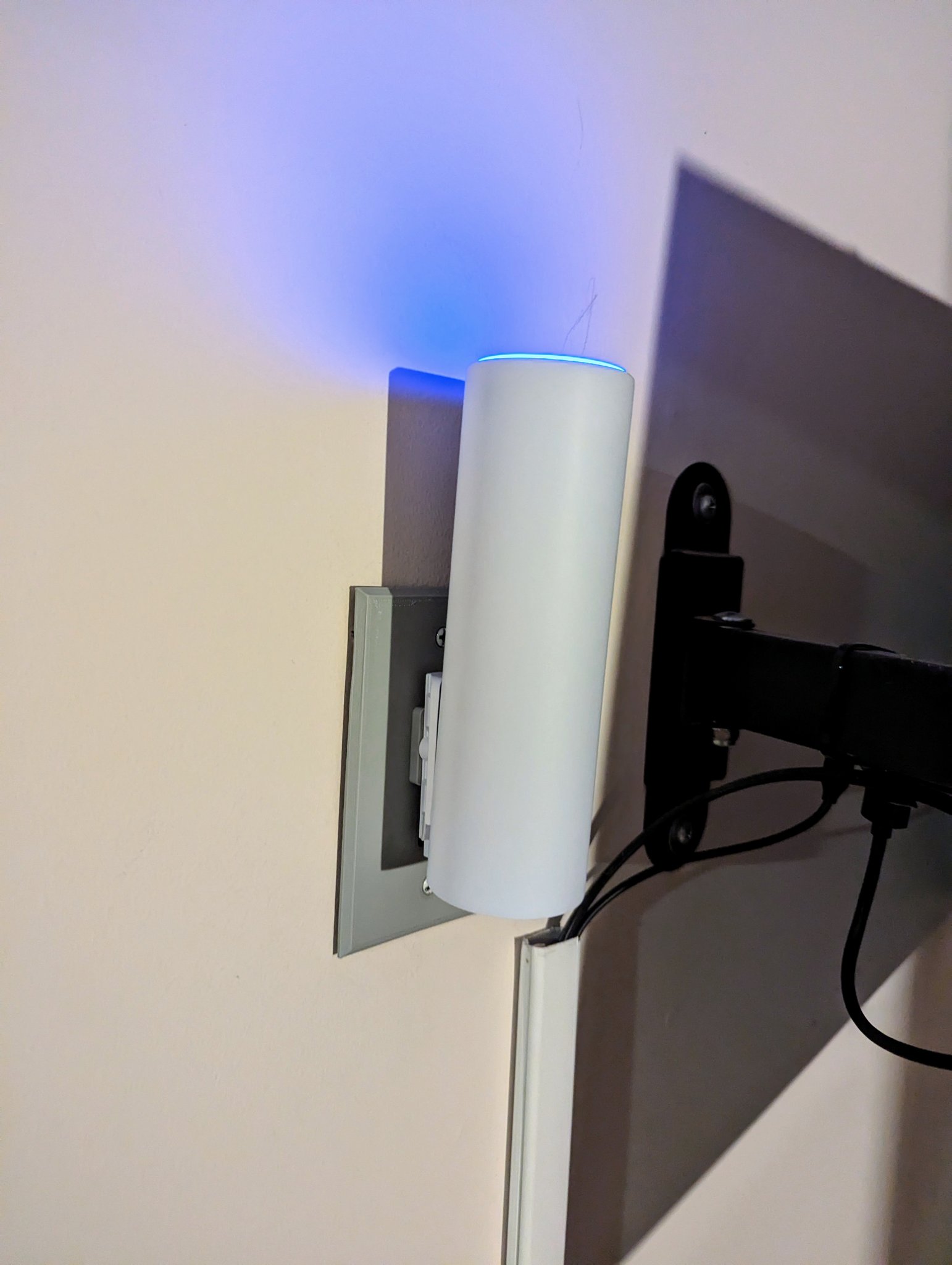 Bảng tường Ubiquiti Unifi 1 Gang cho Camera G3, G5 Flex và U6 Mesh