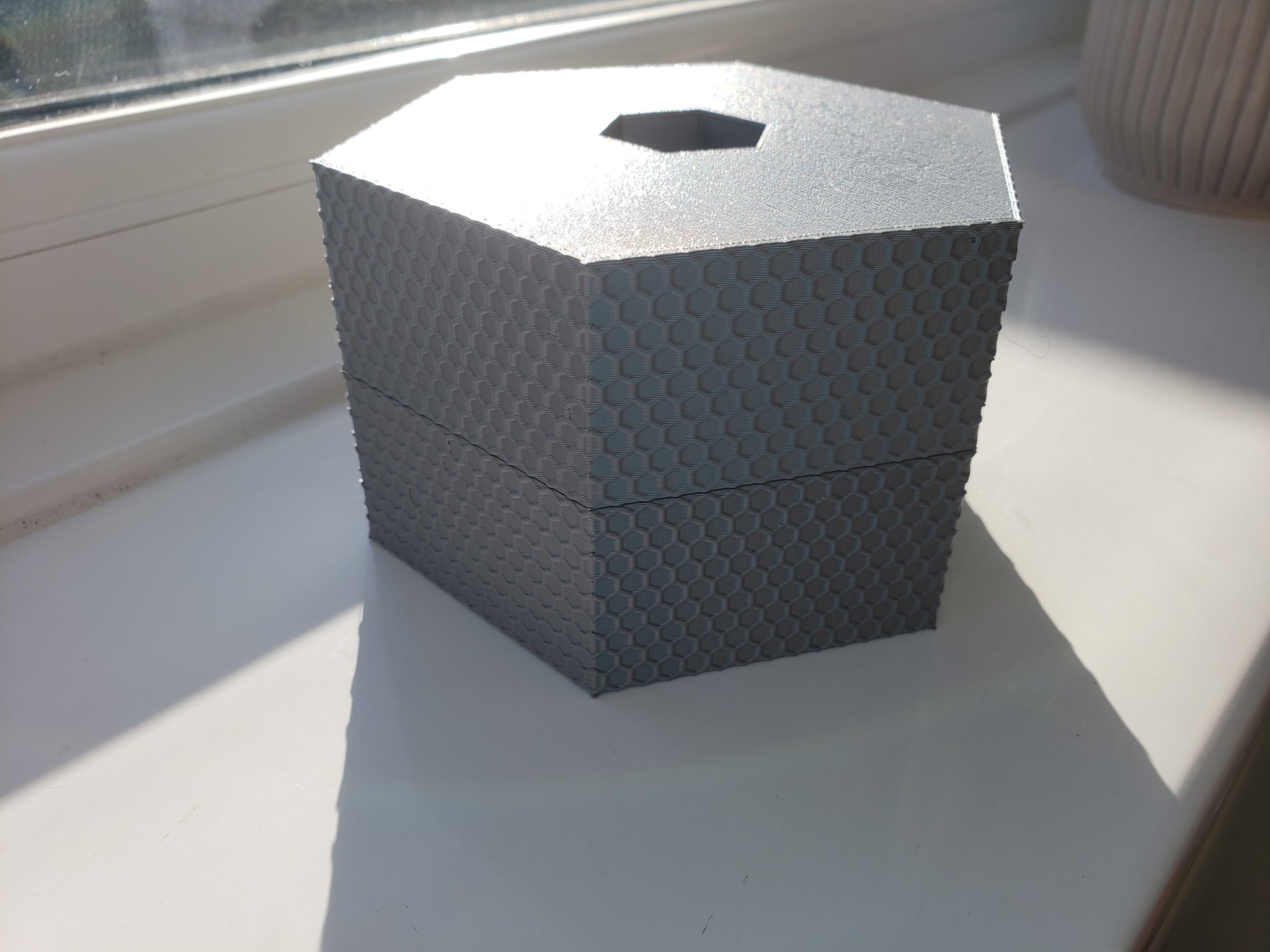 Bình sơn HoneyPot hình tổ ong cho nhu cầu vẽ tranh