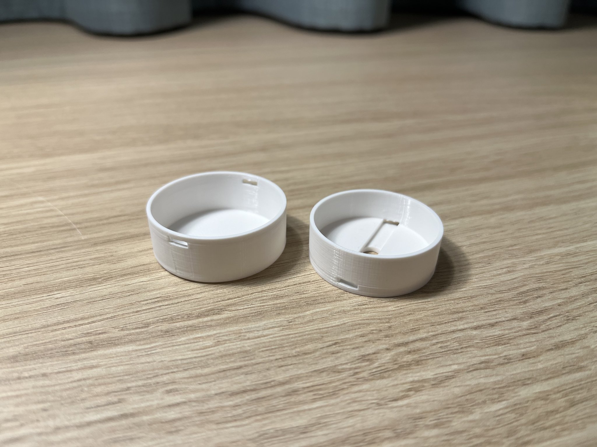 Giá đỡ AirTag gắn bằng dây zip tiện lợi