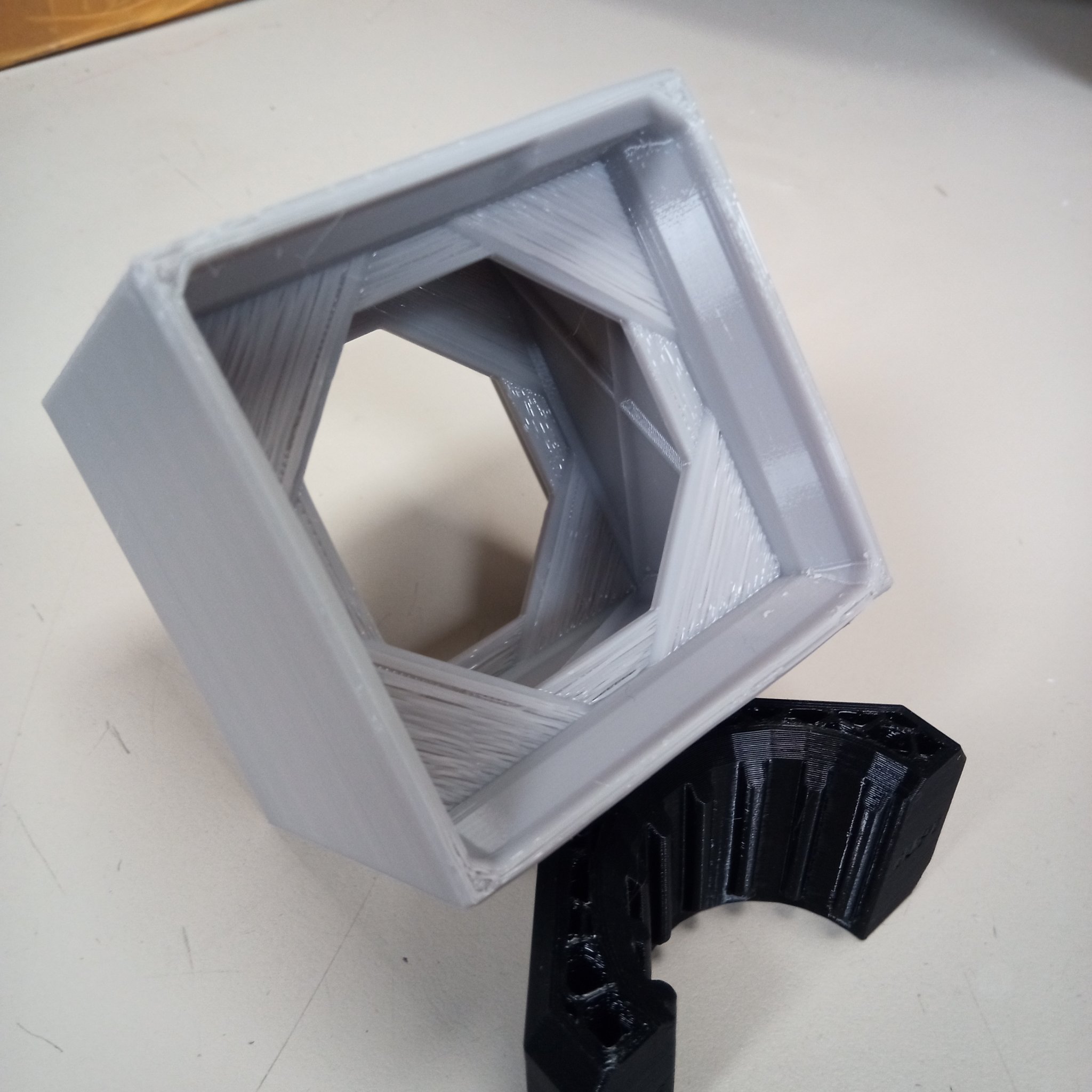 Cờ mic cầm tay hình khối không cần giá đỡ