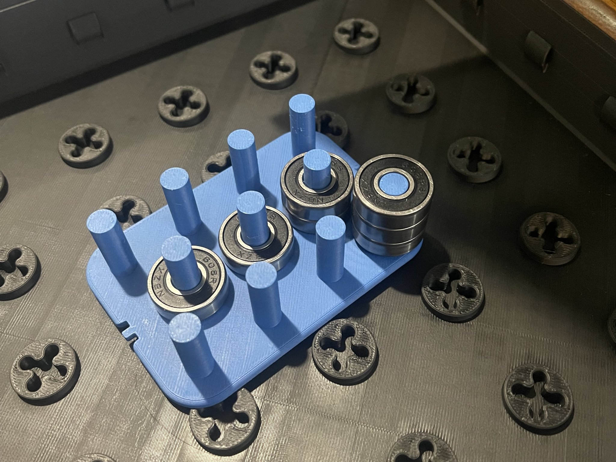 Giá đỡ bi 608 cho hộp MMSS 6x3 với ngăn chia