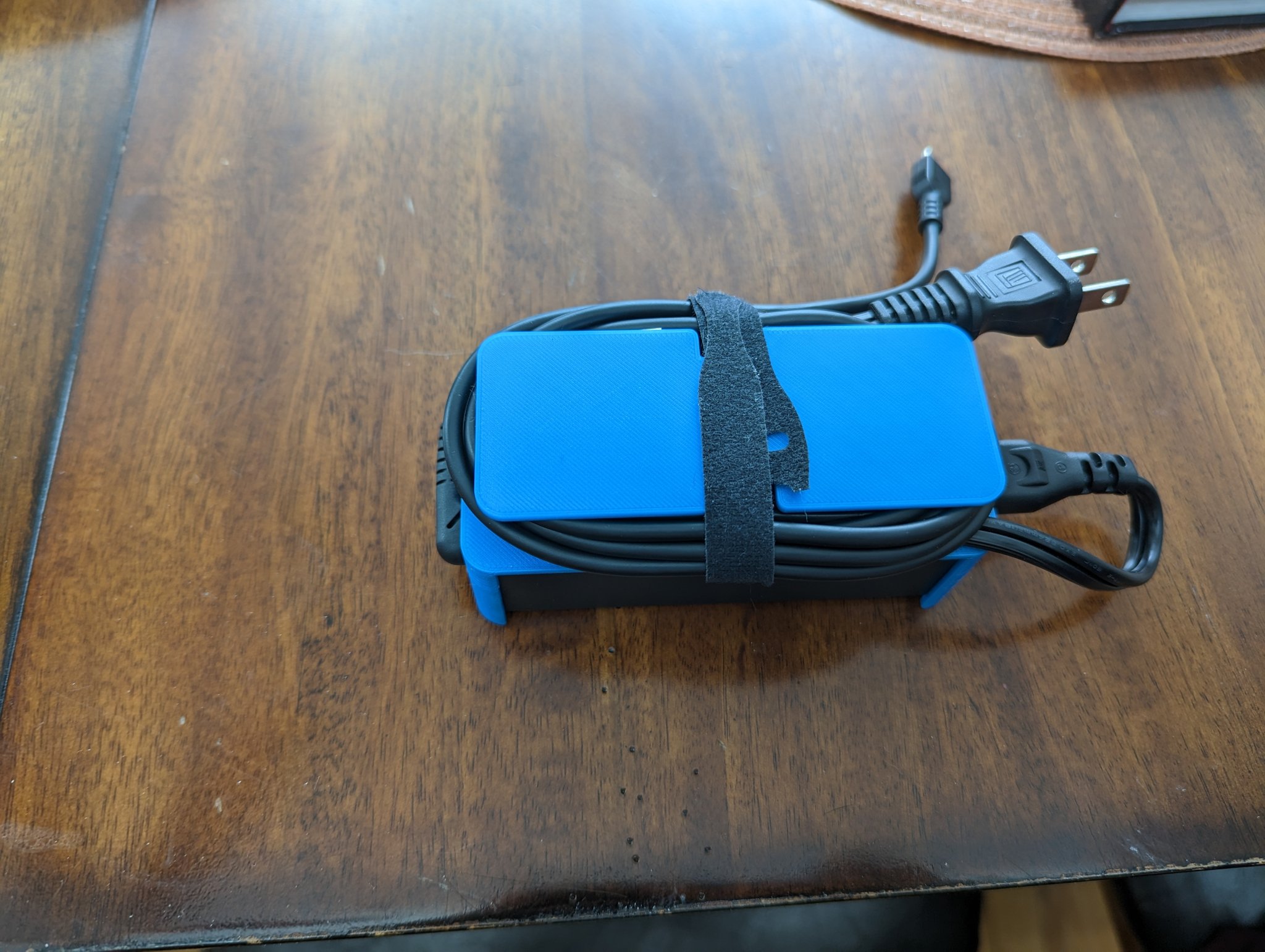 Cuộn dây quản lý cáp cho sạc Lenovo 65W