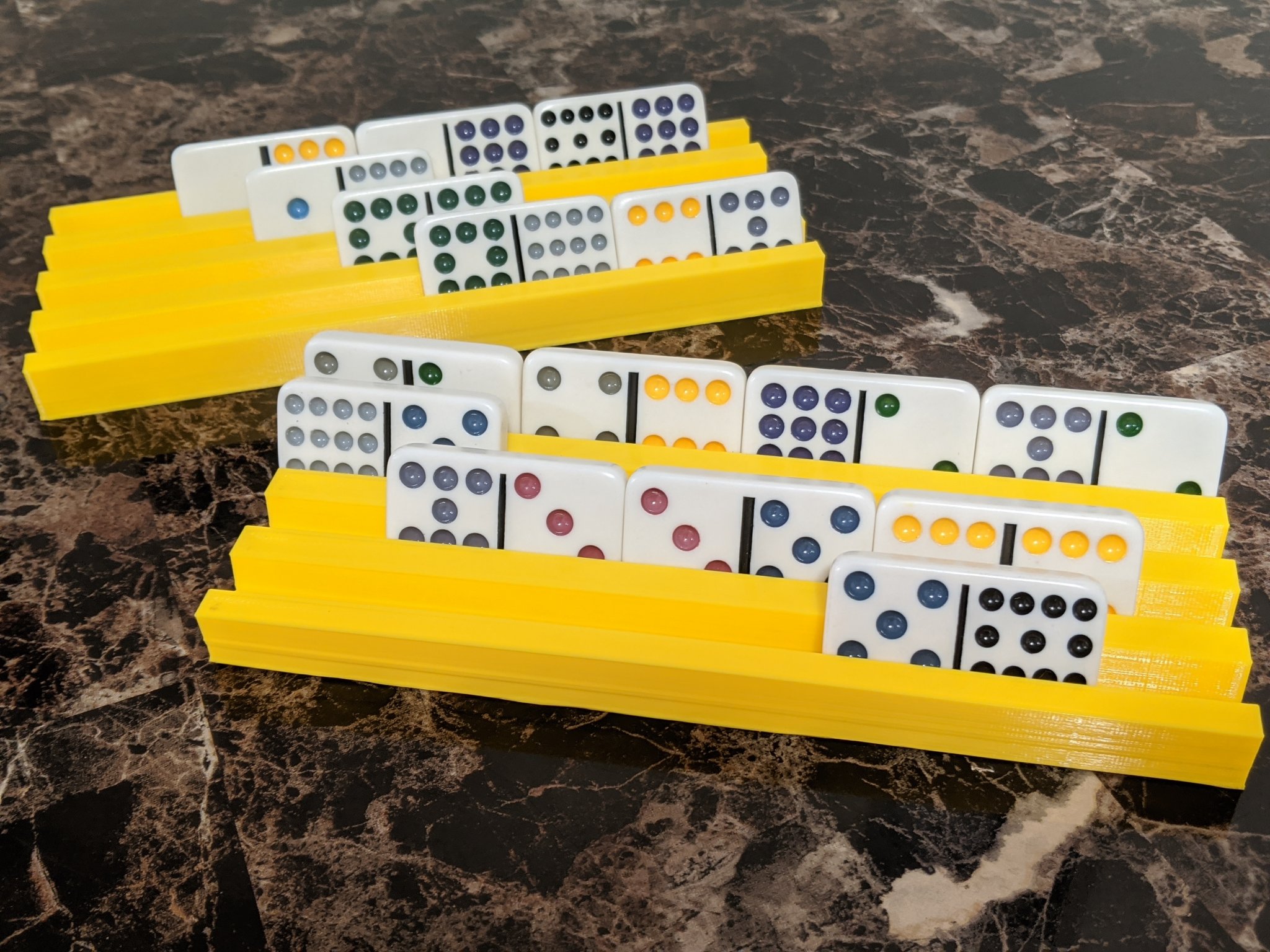 Tiêu đề Khay Giá đỡ Domino Tóm tắt Một khay đựng 16 quân d