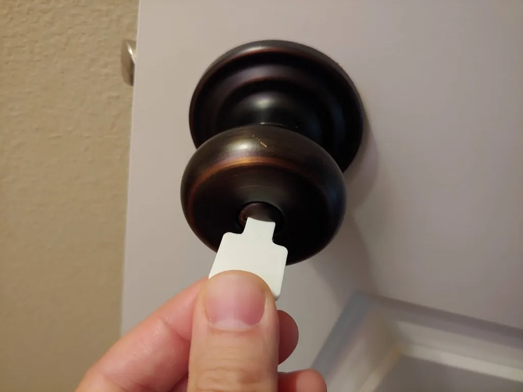 Tiêu đề Chìa khóa phòng tắm Tóm tắt Con 1 tuổi của tôi đã