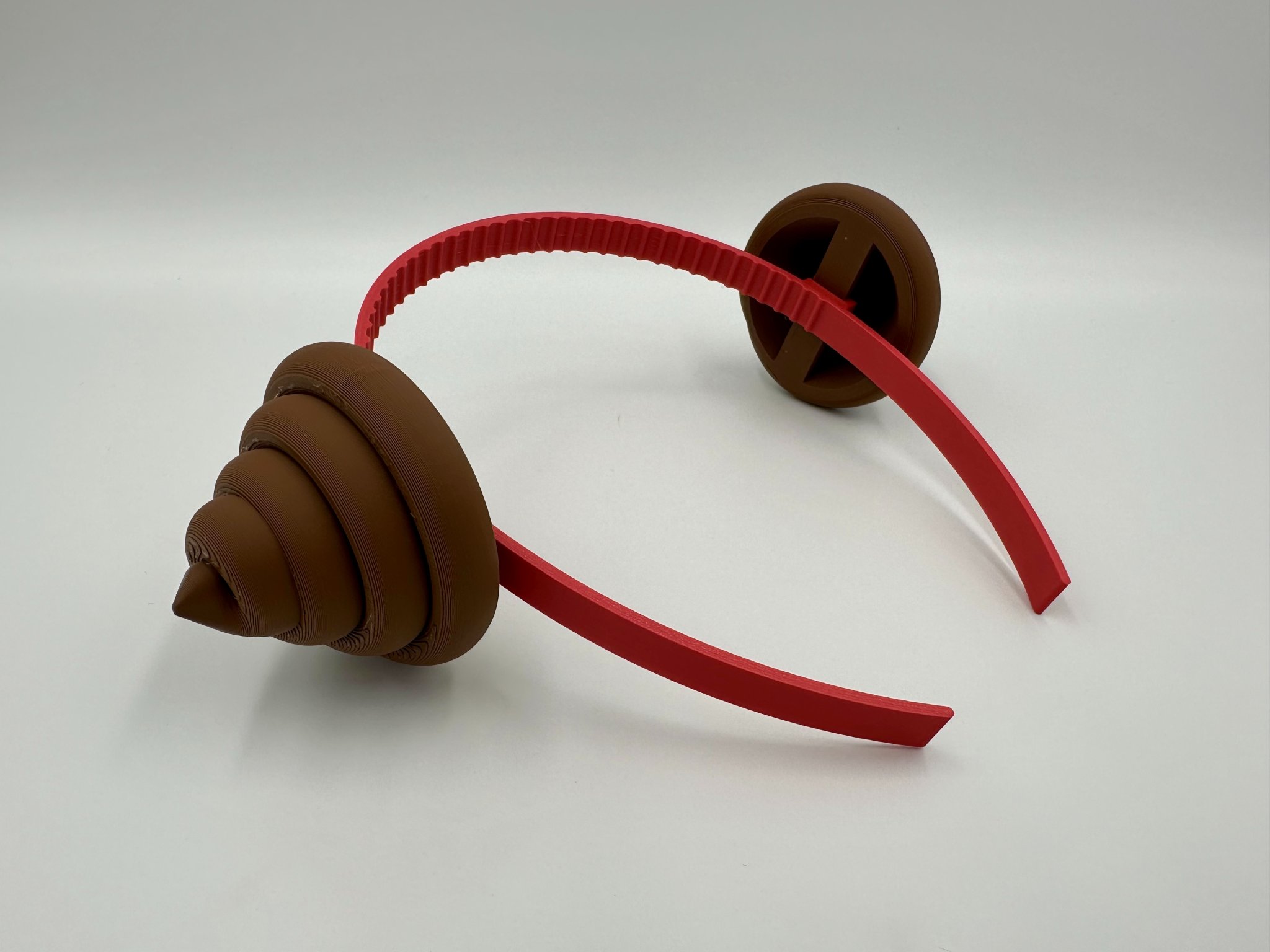 Băng đô 'Poop' phiên bản độc lạ