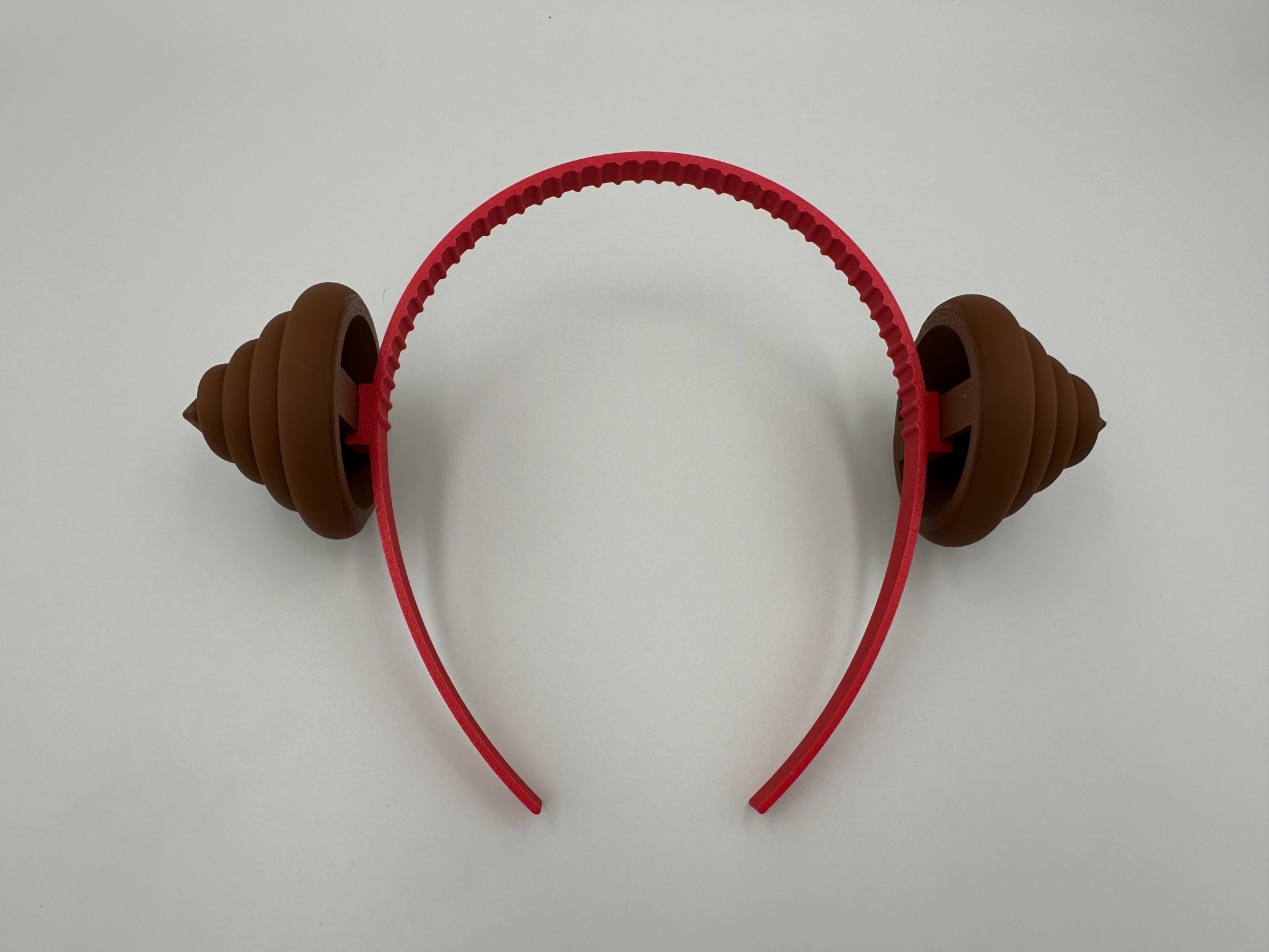 Băng đô 'Poop' phiên bản độc lạ