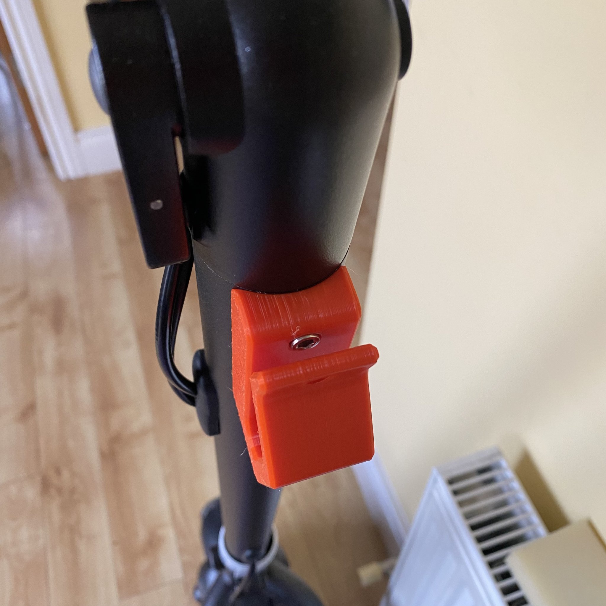 Móc treo đồ cho xe Navee N65