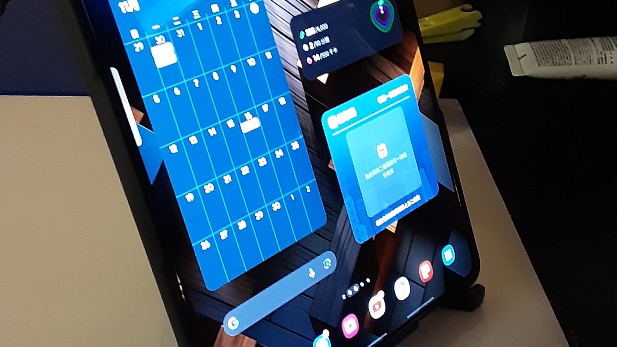 Tiêu đề ĐỨNG ĐIỆN THOẠI MÁY TÍNH BẢNG GẤP 2 MẢNH Tóm tắ