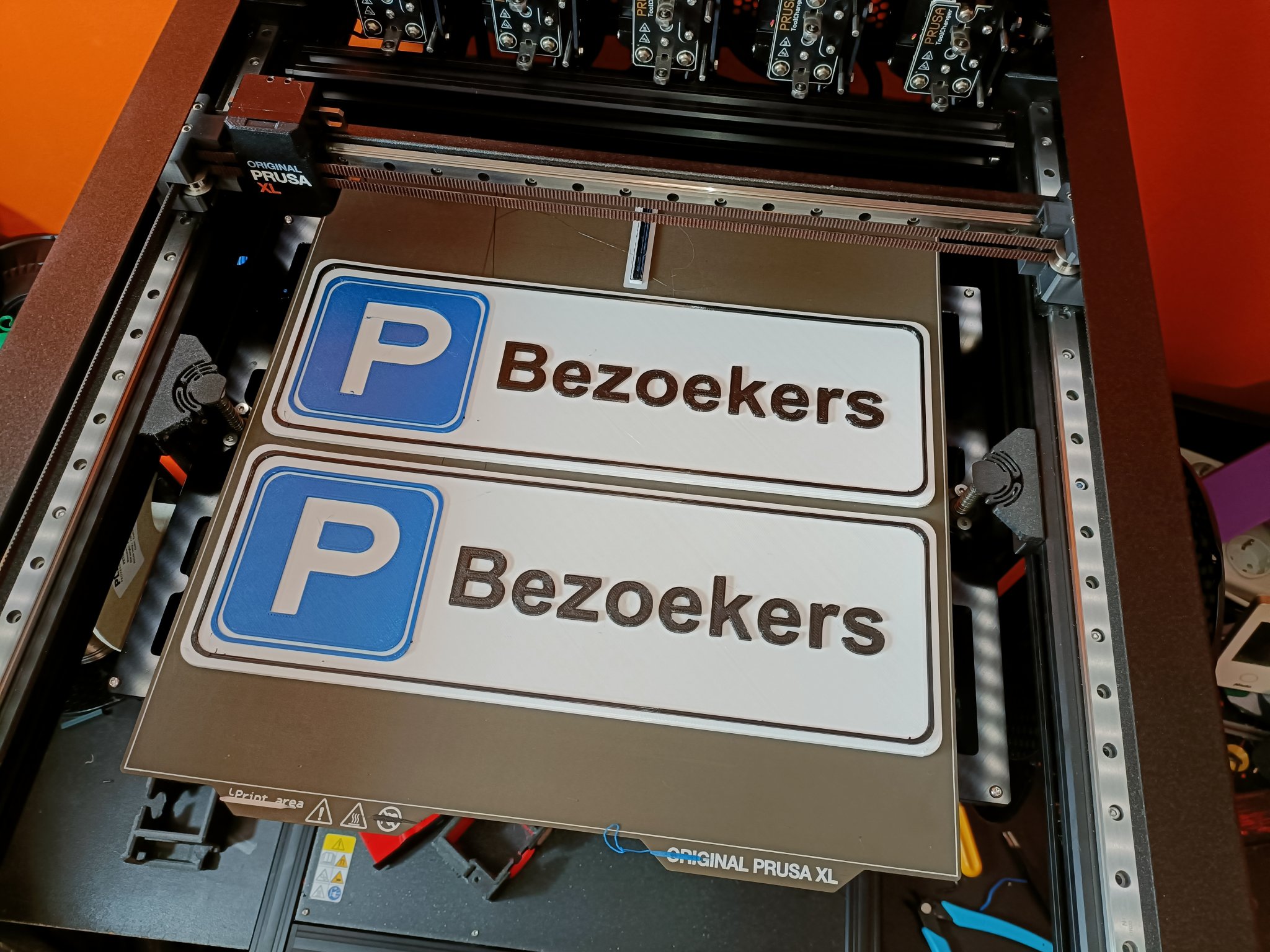 Tiêu đề Bezoekers Du khách bằng tiếng Hà Lan Biển báo đỗ xe