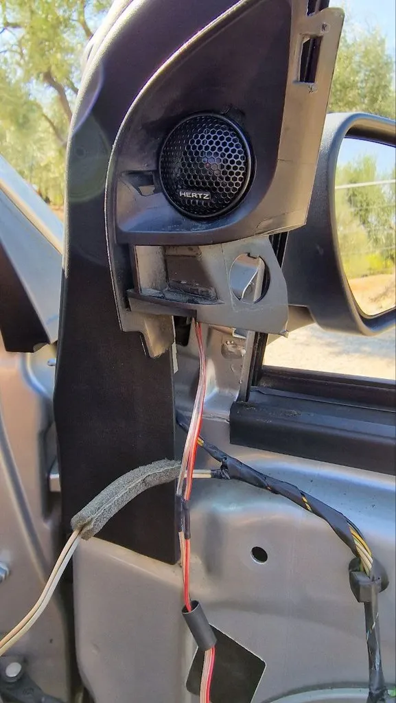 Tiêu đề Ford Focus mk2 Anello di supporto per tweeter HERTZ - ALPINE Tóm