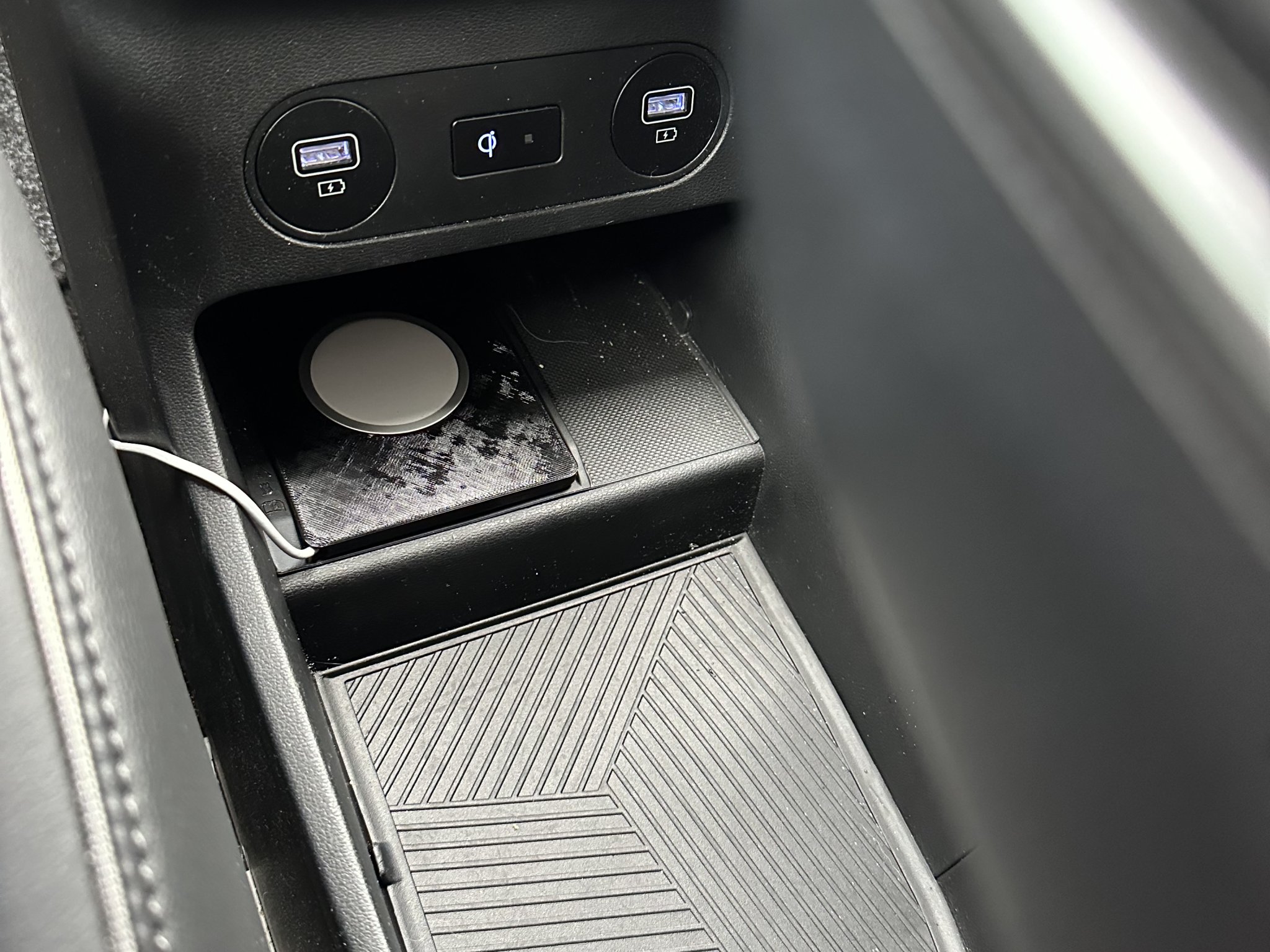 Tiêu đề IONIQ 5 MagSafe Mount - Middle Console Replacement Tóm tắt G