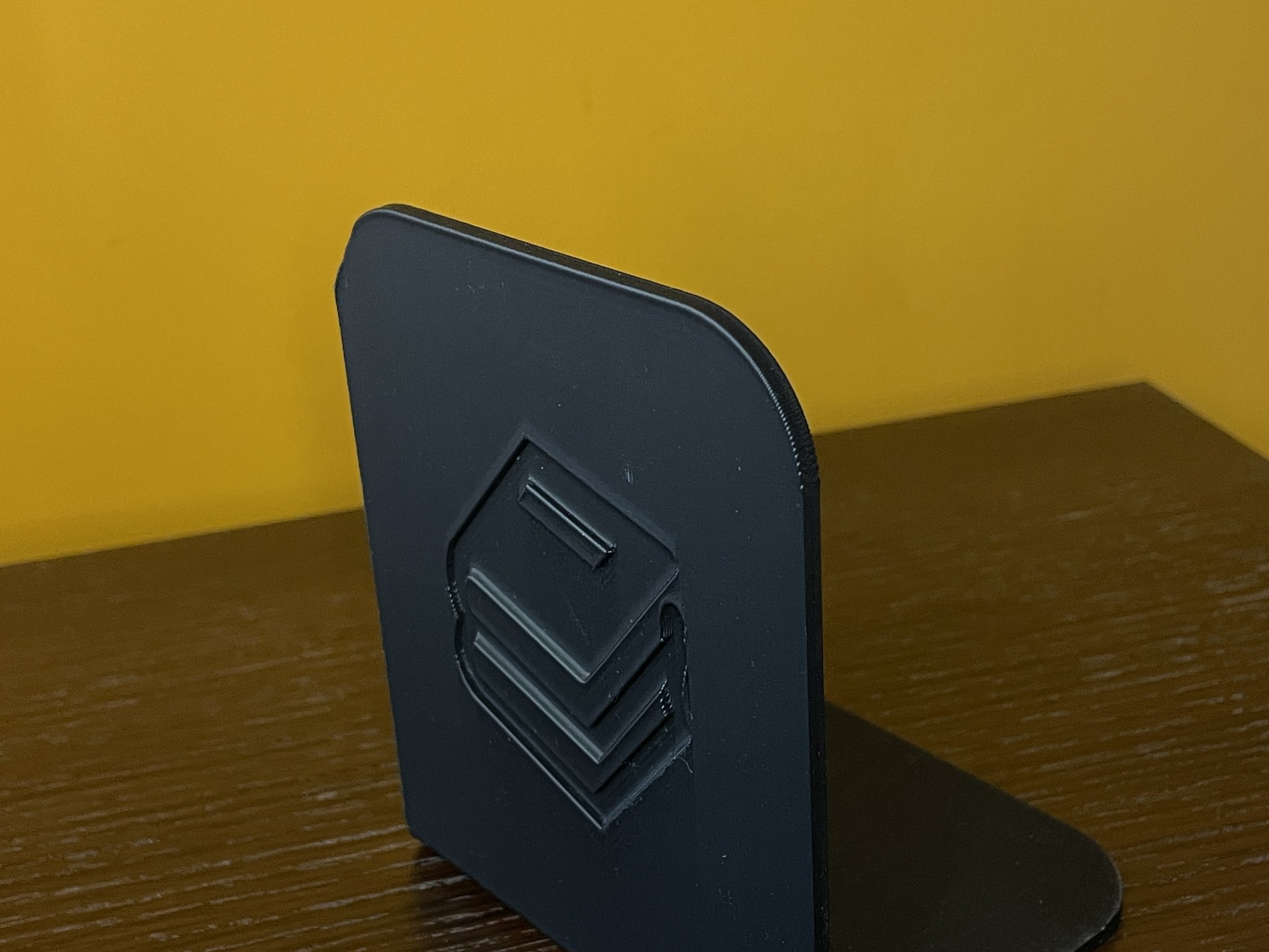 Tiêu đề Bookend tối thiểu Tóm tắt Giá sách tối thiểu để g