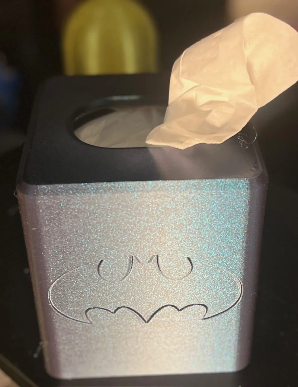 Tiêu đề Vỏ hộp đựng khăn giấy theo chủ đề Batman Tóm tắt