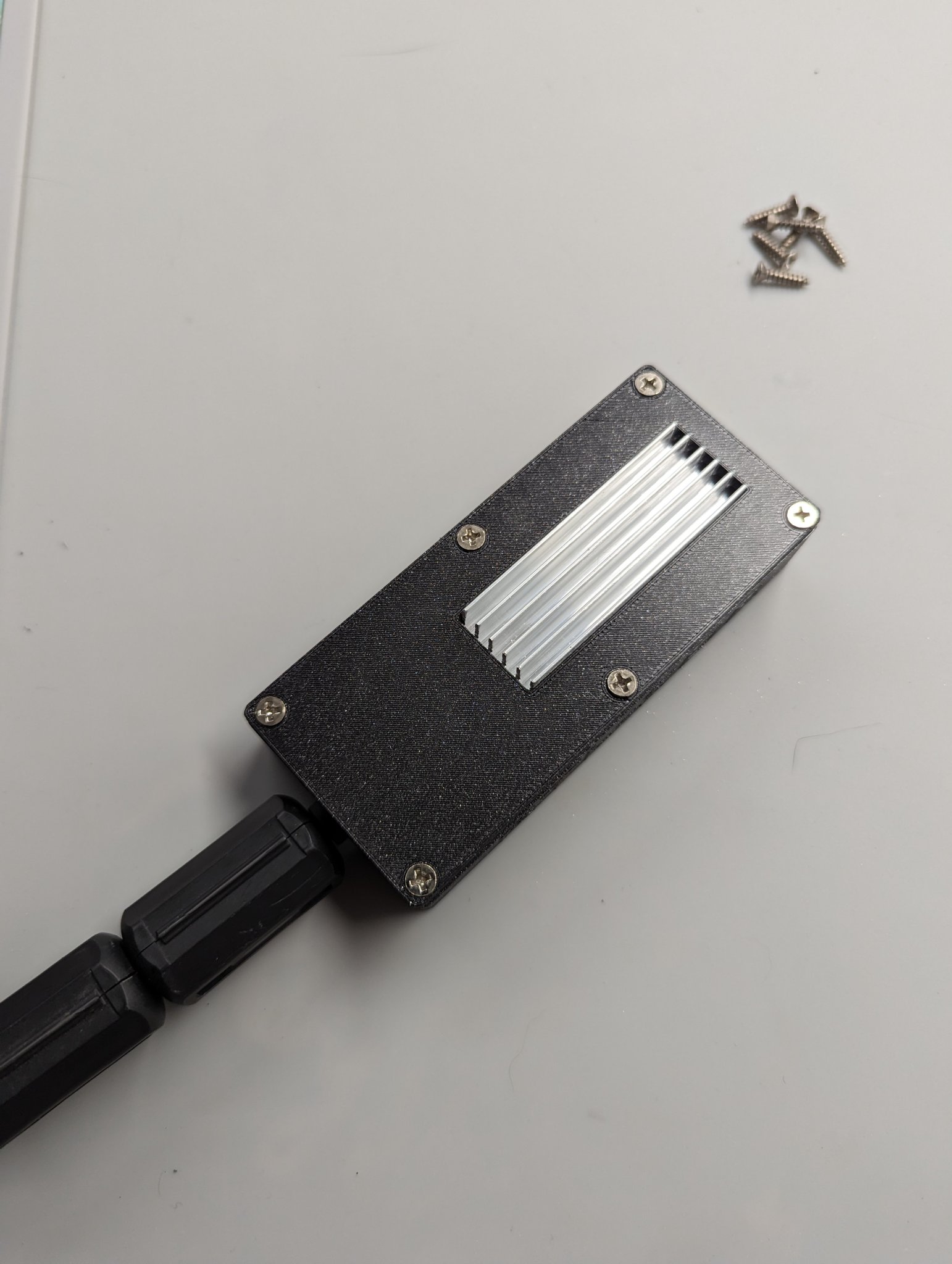 Tiêu đề Hộp tùy chỉnh radio RTL-SDR có mở tản nhiệt Tóm tắt