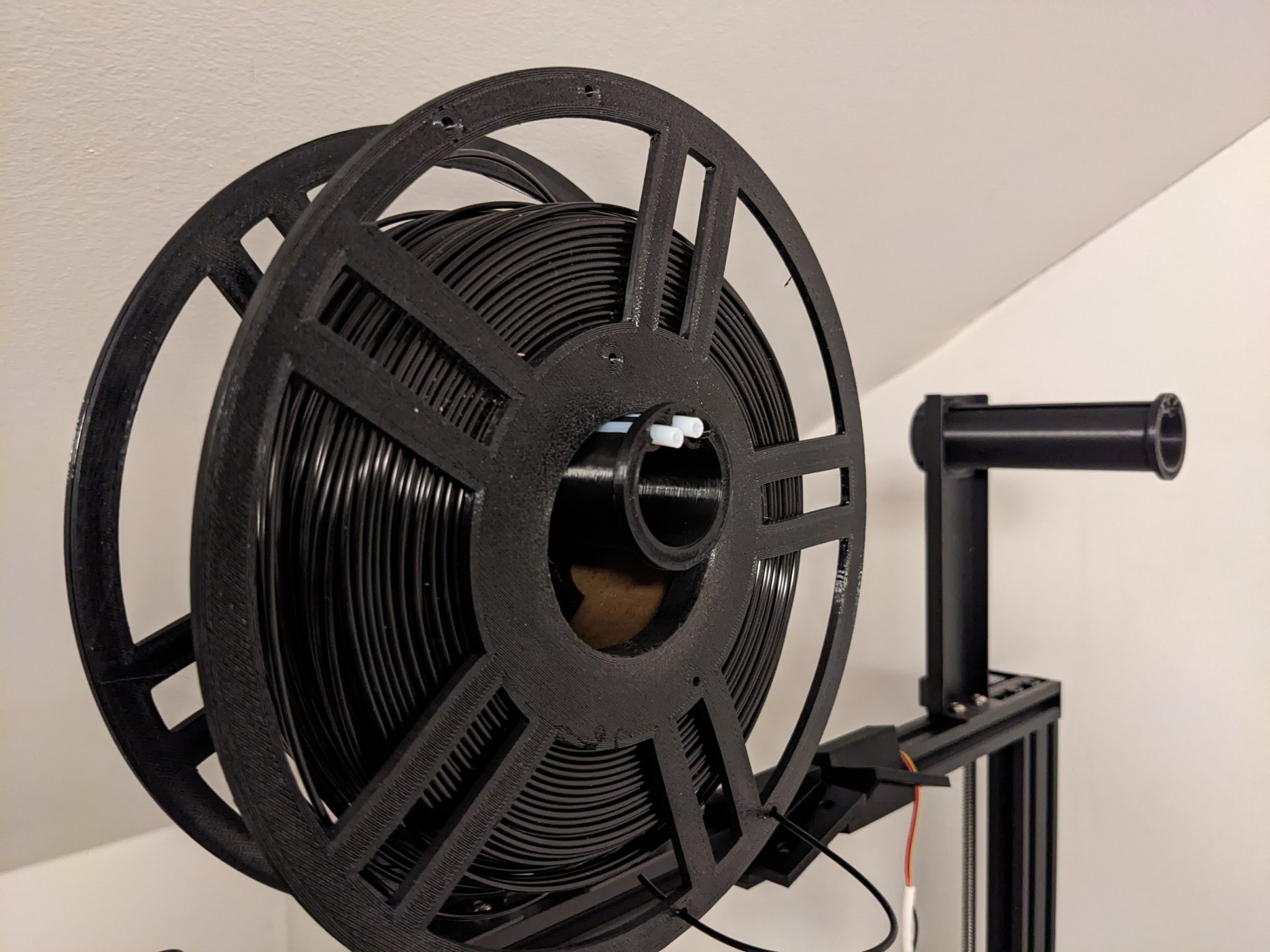 Trục giữ filament Sovol có khe cắm ống PTFE