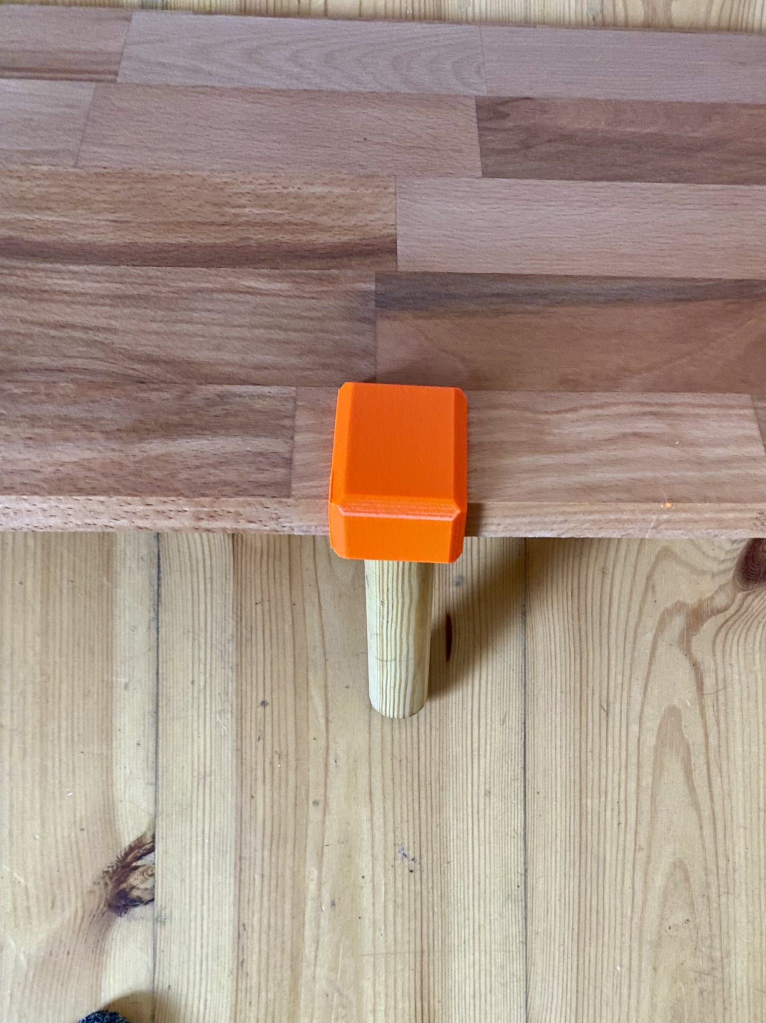 Kẹp Chân Bàn Ghế