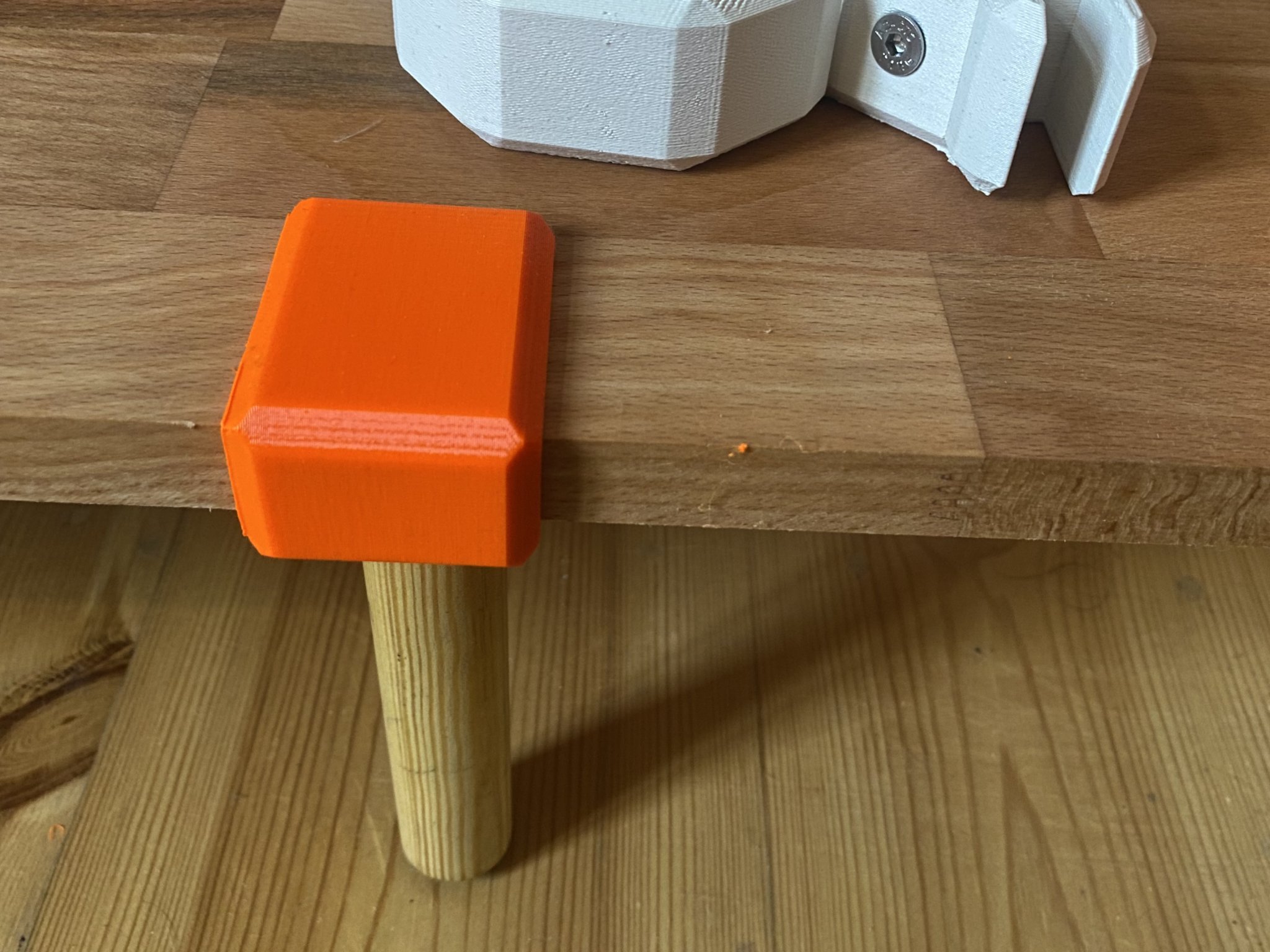 Kẹp Chân Bàn Ghế