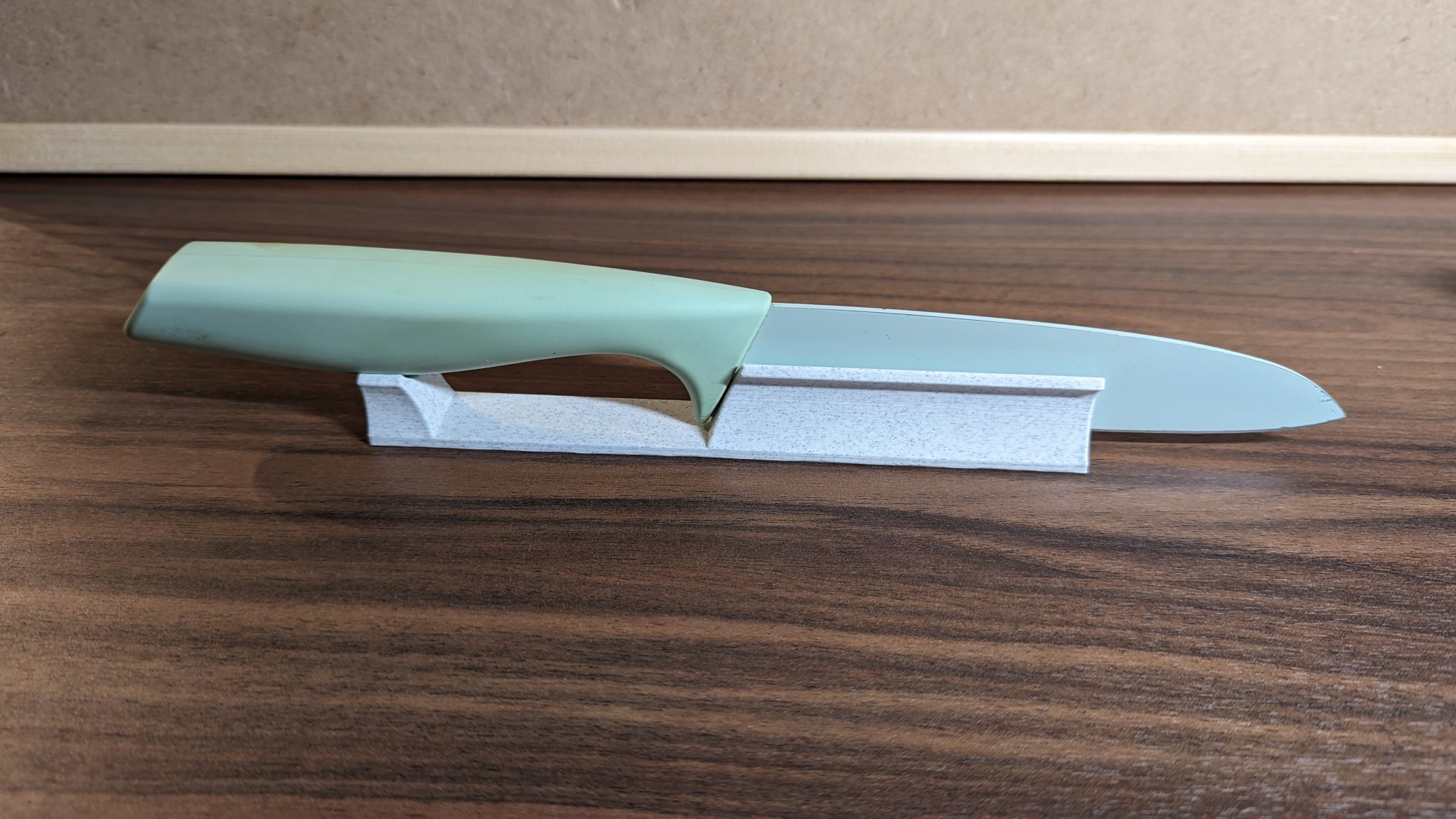 Tiêu đề Giá đỡ dao ngang Tóm tắt Một giá đỡ nằm ngang tra