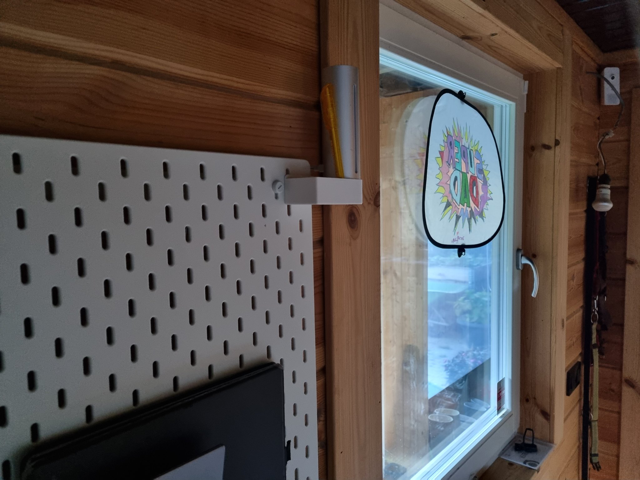 Tiêu đề Giá đỡgiá đỡ Skadis netatmo bù vào bên phải bảng