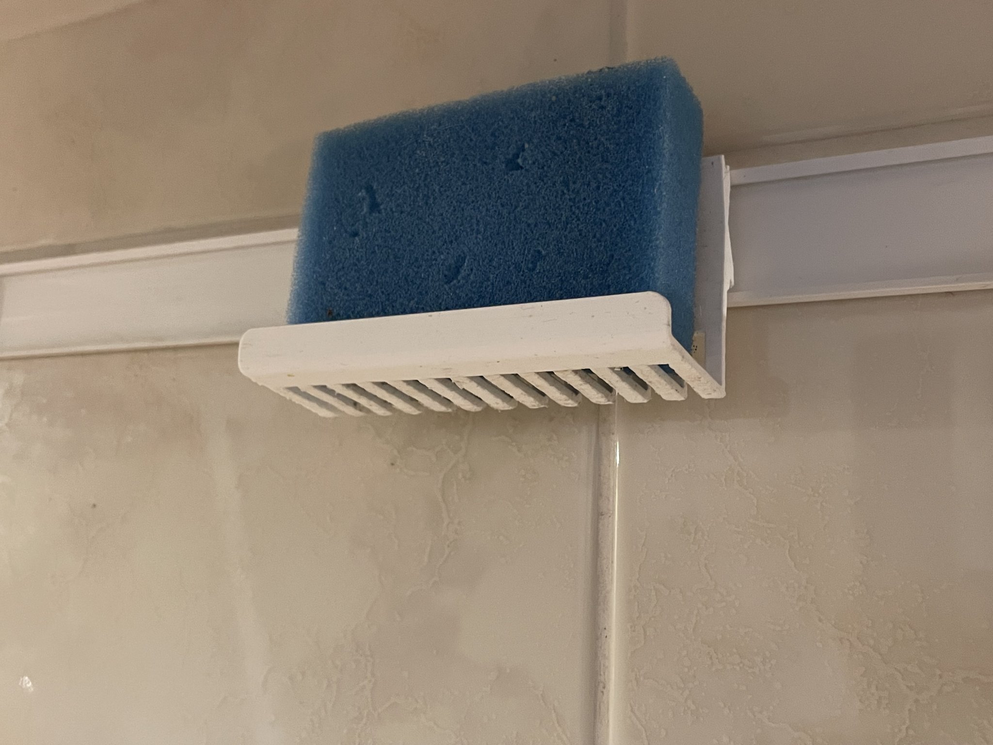 Kitchenware rearangable rail-hooks