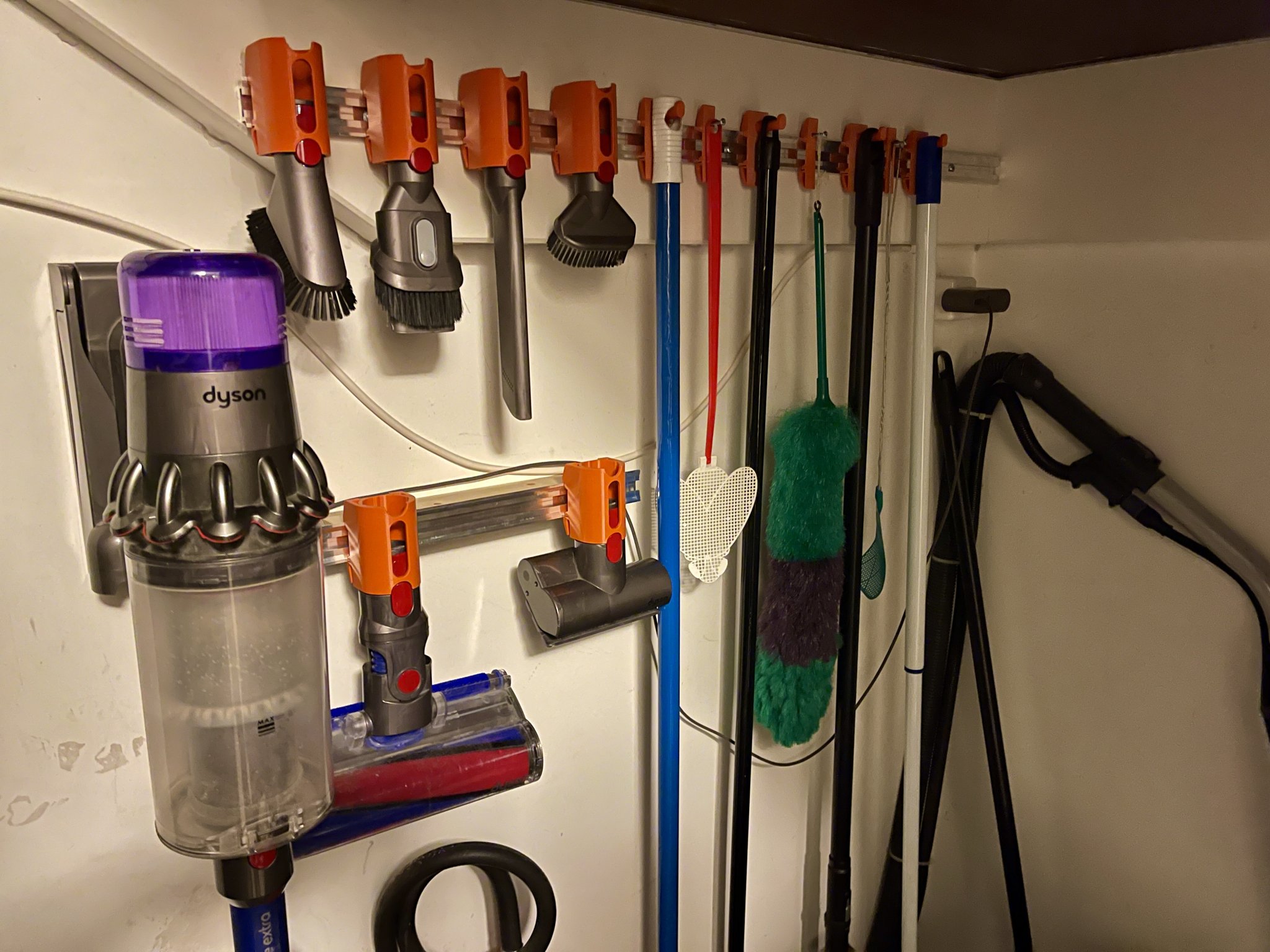 Giá đỡ phụ kiện Dyson cho Ray DIN