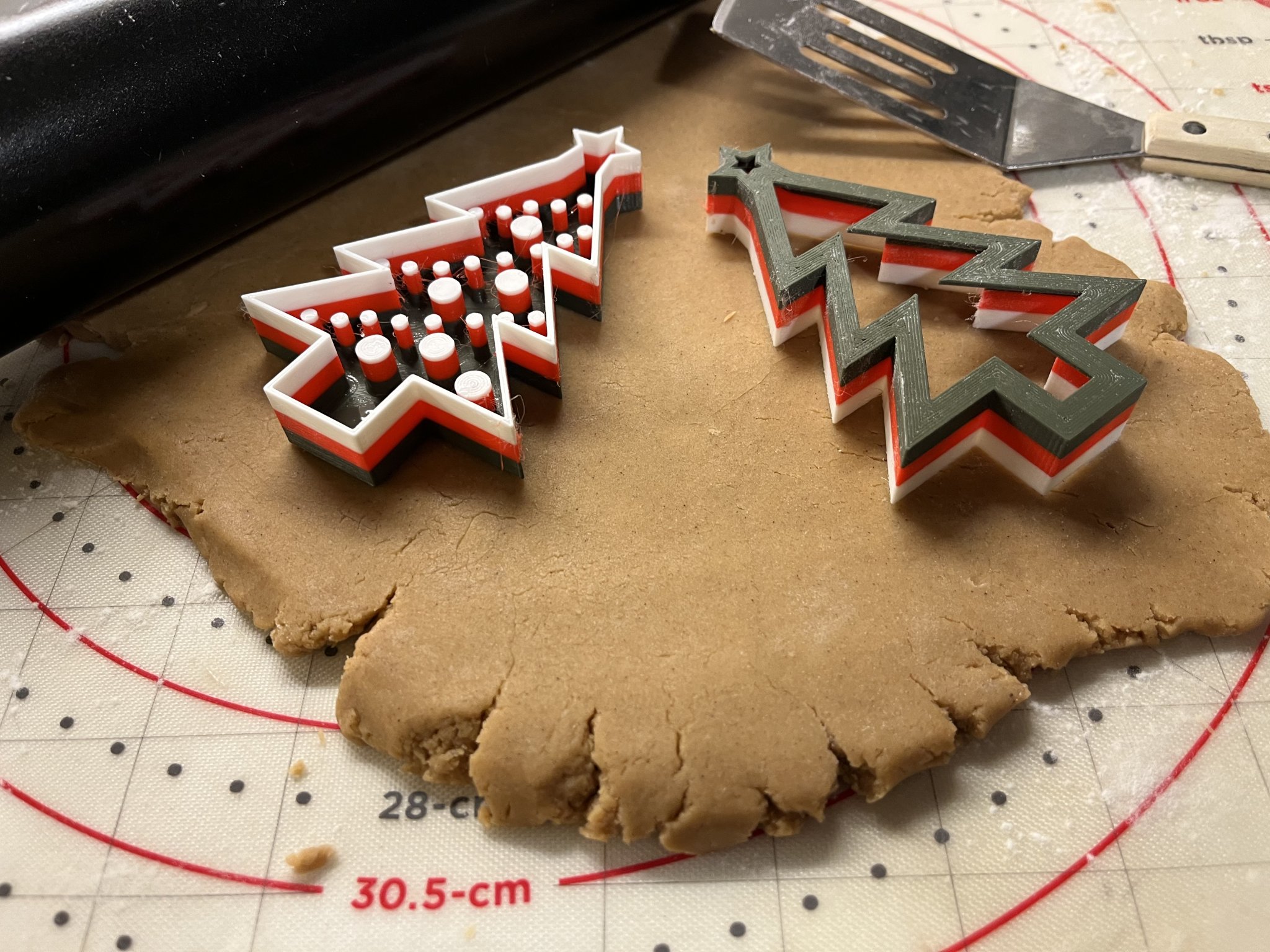 Dụng Cụ Cắt Bánh Hình Cây Thông Noel