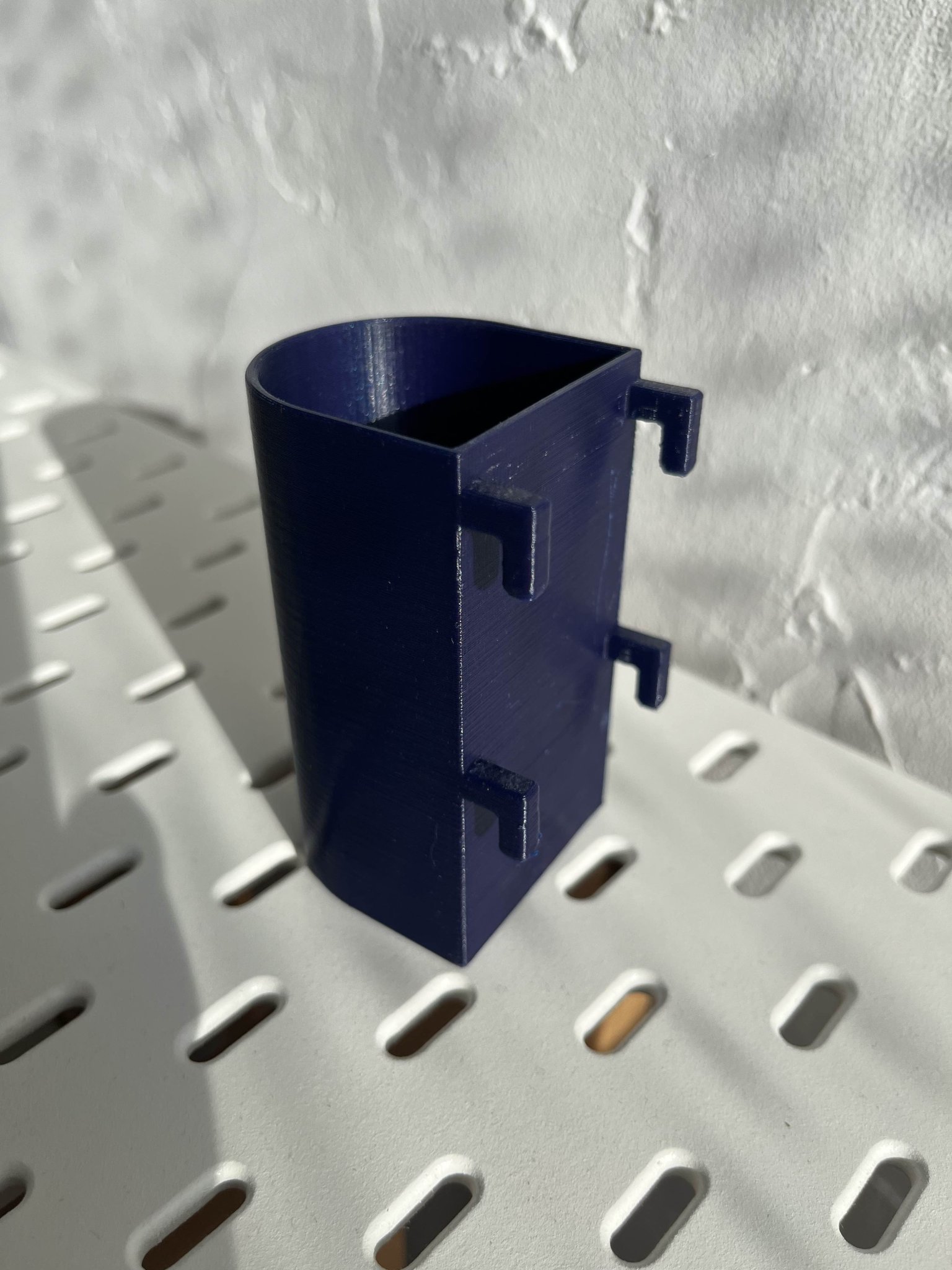 Tiêu đề SKADIS - Pot crayon - 44x84 arrondi Tóm tắt SKADIS - Bút chì