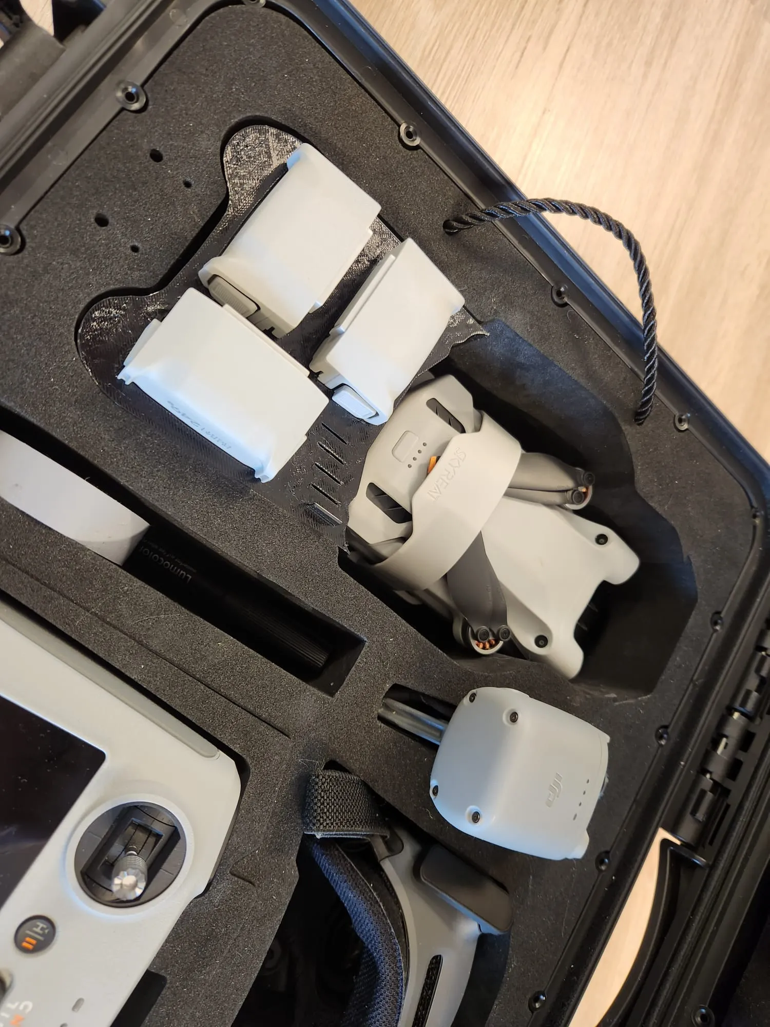 Khay Đựng/Bộ Chuyển Đổi DJI Mini 3 Pro Cho Hộp DJI Mavic 3 Pro Có Khe Cắm Pin và Thẻ Nhớ SD