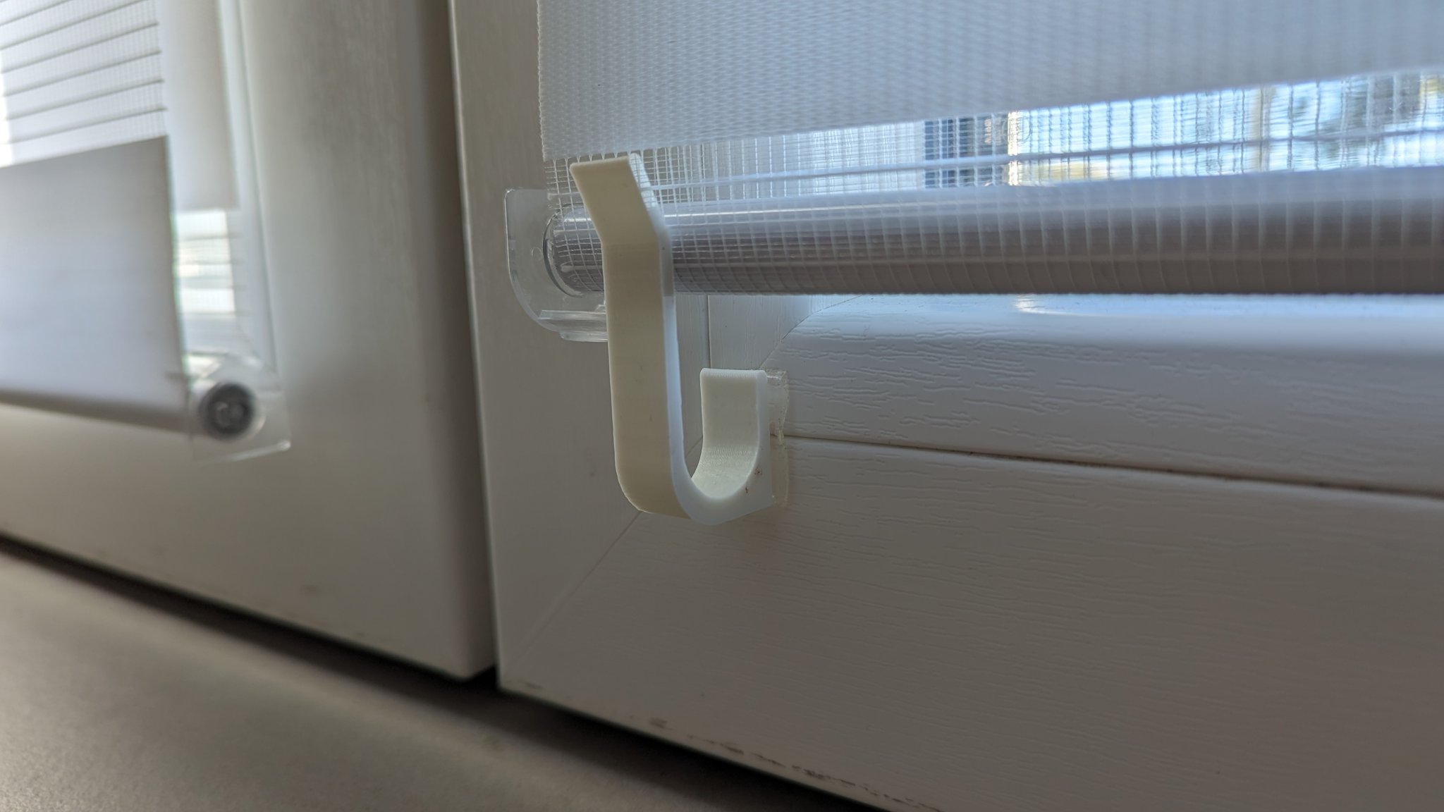 Tiêu đề Kẹp giữ rèm cuốn 2 lớp Tóm tắt Một chiếc kẹp đ