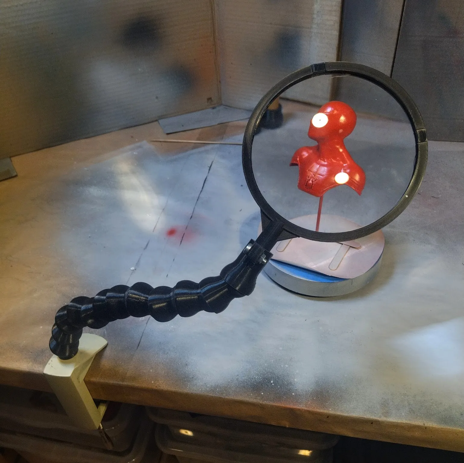 Cánh tay kẹp kính lúp Loc-Line