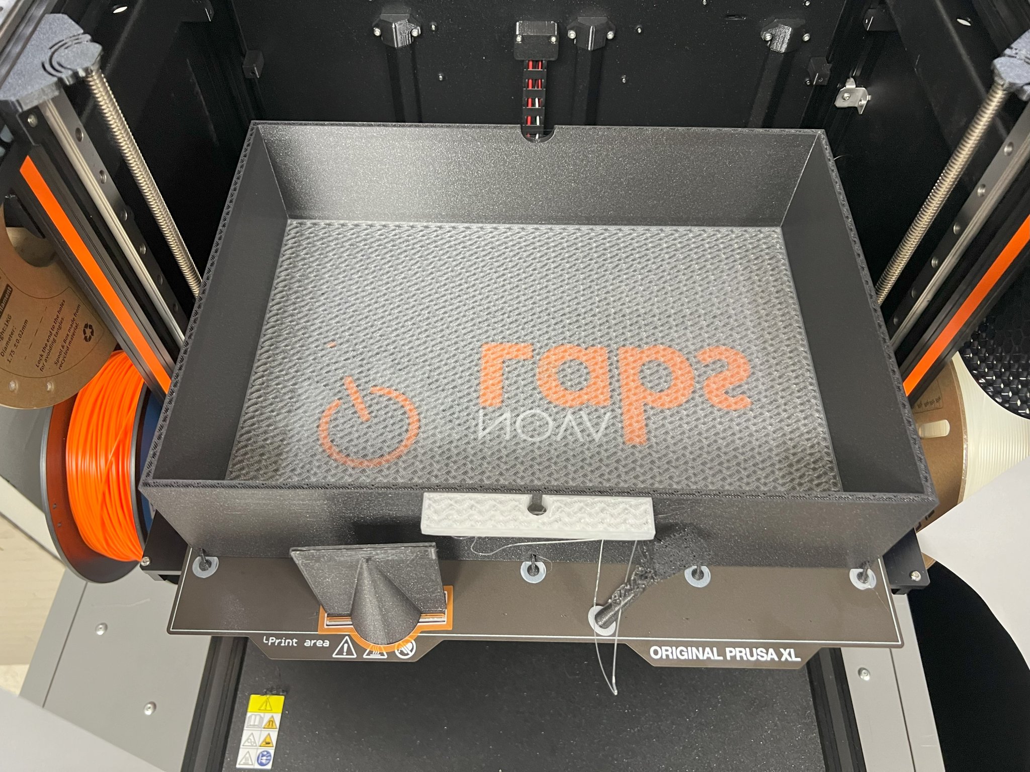 Tiêu đề Không gian NovaLabs Maker ở Fairfax VA - Logo Tóm tắt Khôn