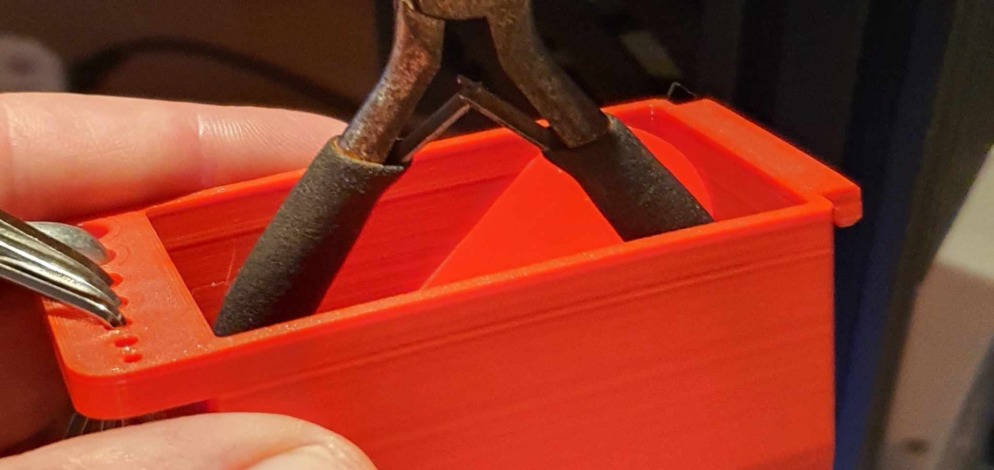 Tiêu đề Hộp công cụ có thể tháo rời cho profile nhôm của máy