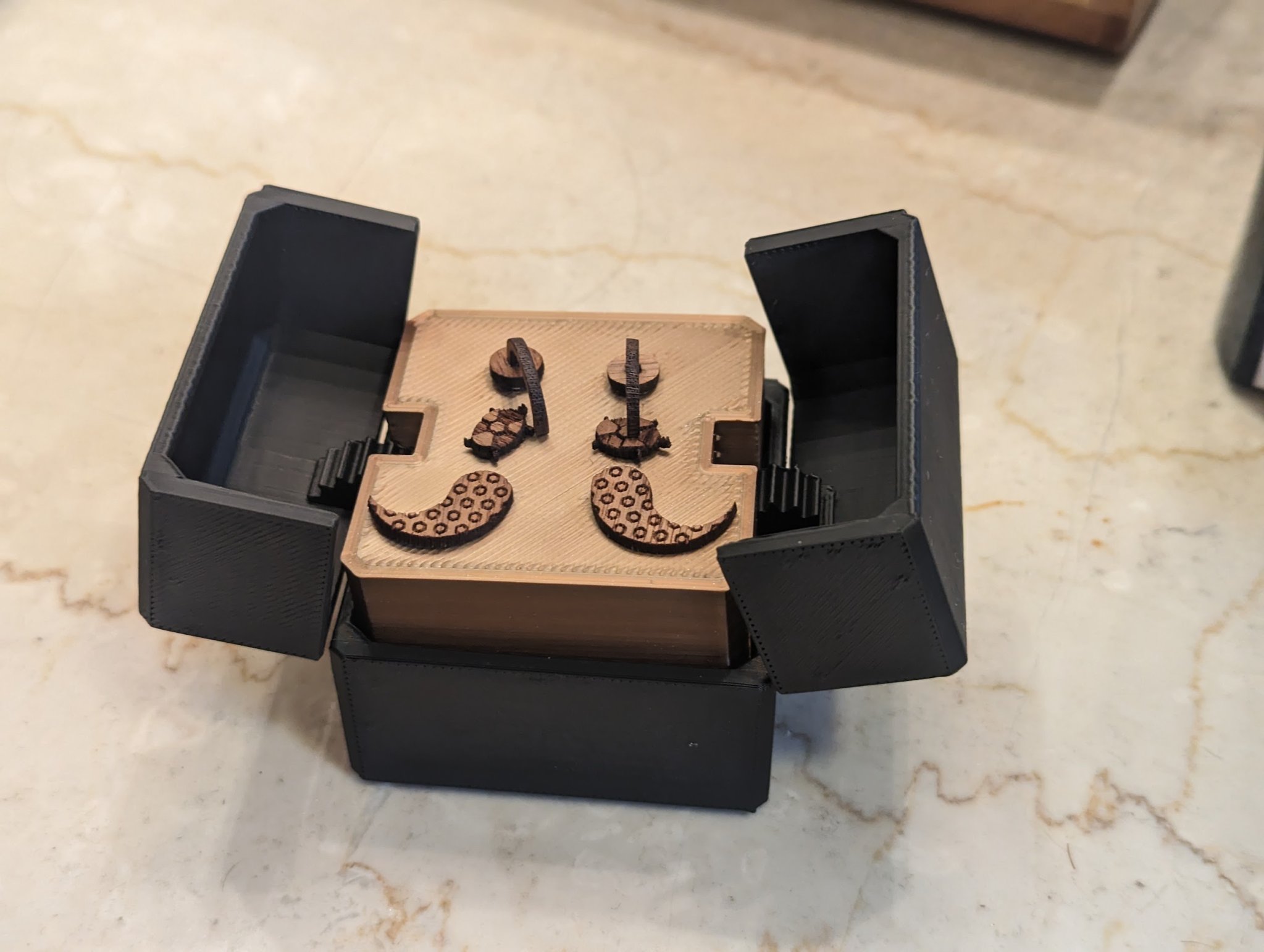 Hộp Đựng Bông Tai Kiểu Nâng Lên