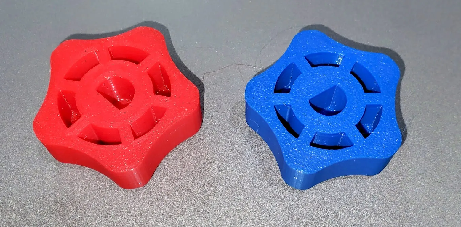 Refrigerant recovery cylinder knobs