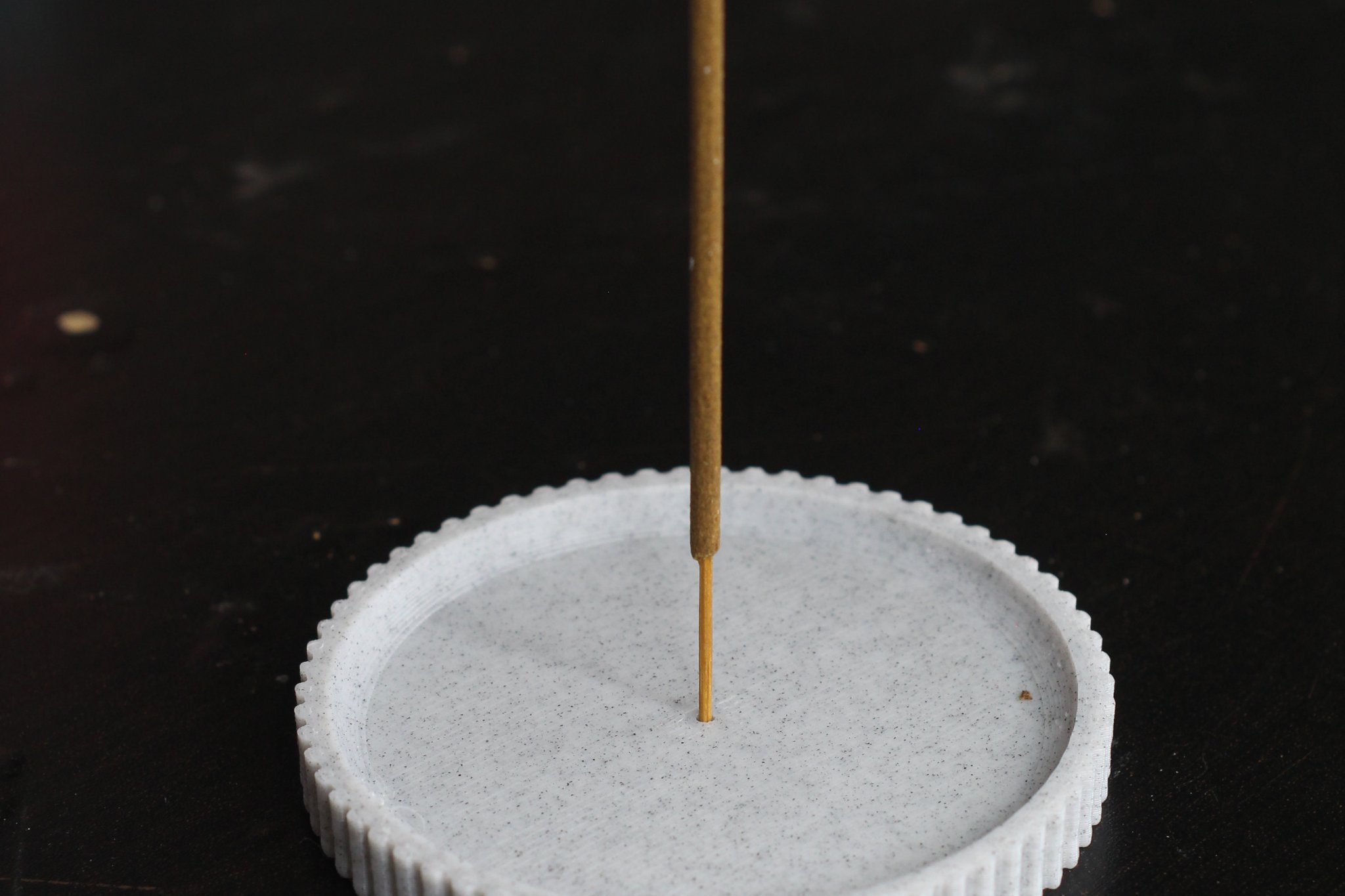 Chân Cắm Nhang Kiểu Hiện Đại (Có Gân)