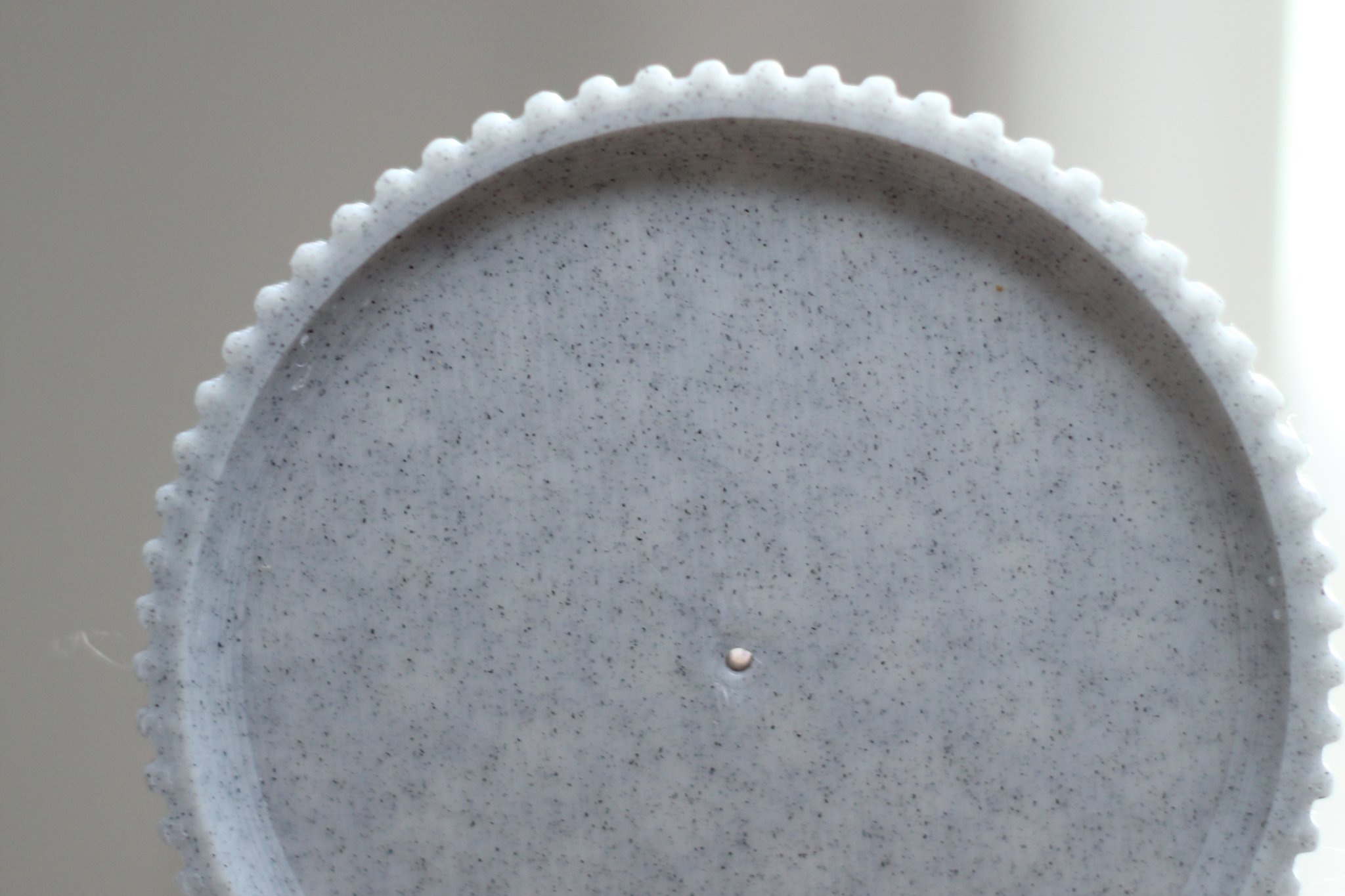 Chân Cắm Nhang Kiểu Hiện Đại (Có Gân)