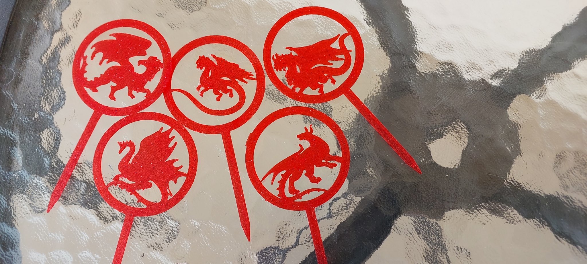 Tiêu đề Dragon Toppers Tổng hợp Dragon Toppers cho bánh ngọt hoặ