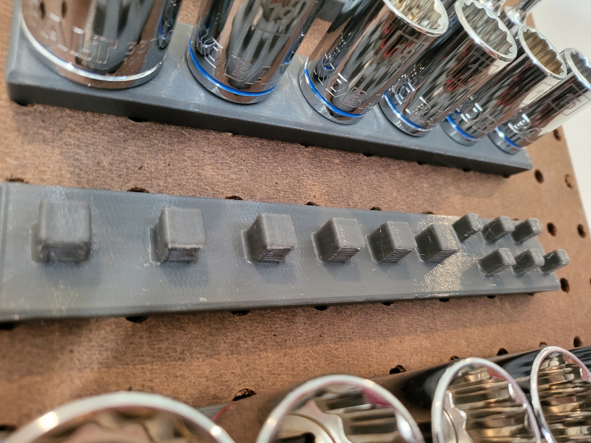 Tiêu đề Giá đỡ ổ cắm bảng ghim Tóm tắt Không có giá đỡ