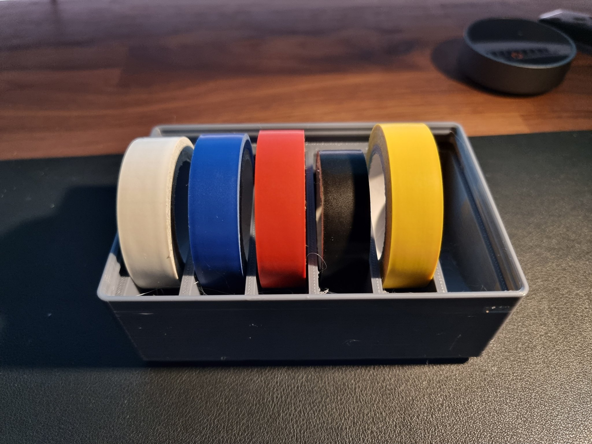 Kệ giữ băng keo điện Gridfinity