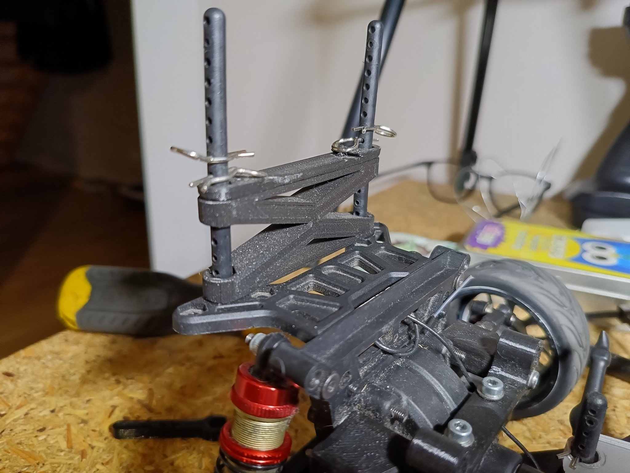 Maverick Strada TC DC HSP FlyingFish 1/10 body post brace touring car