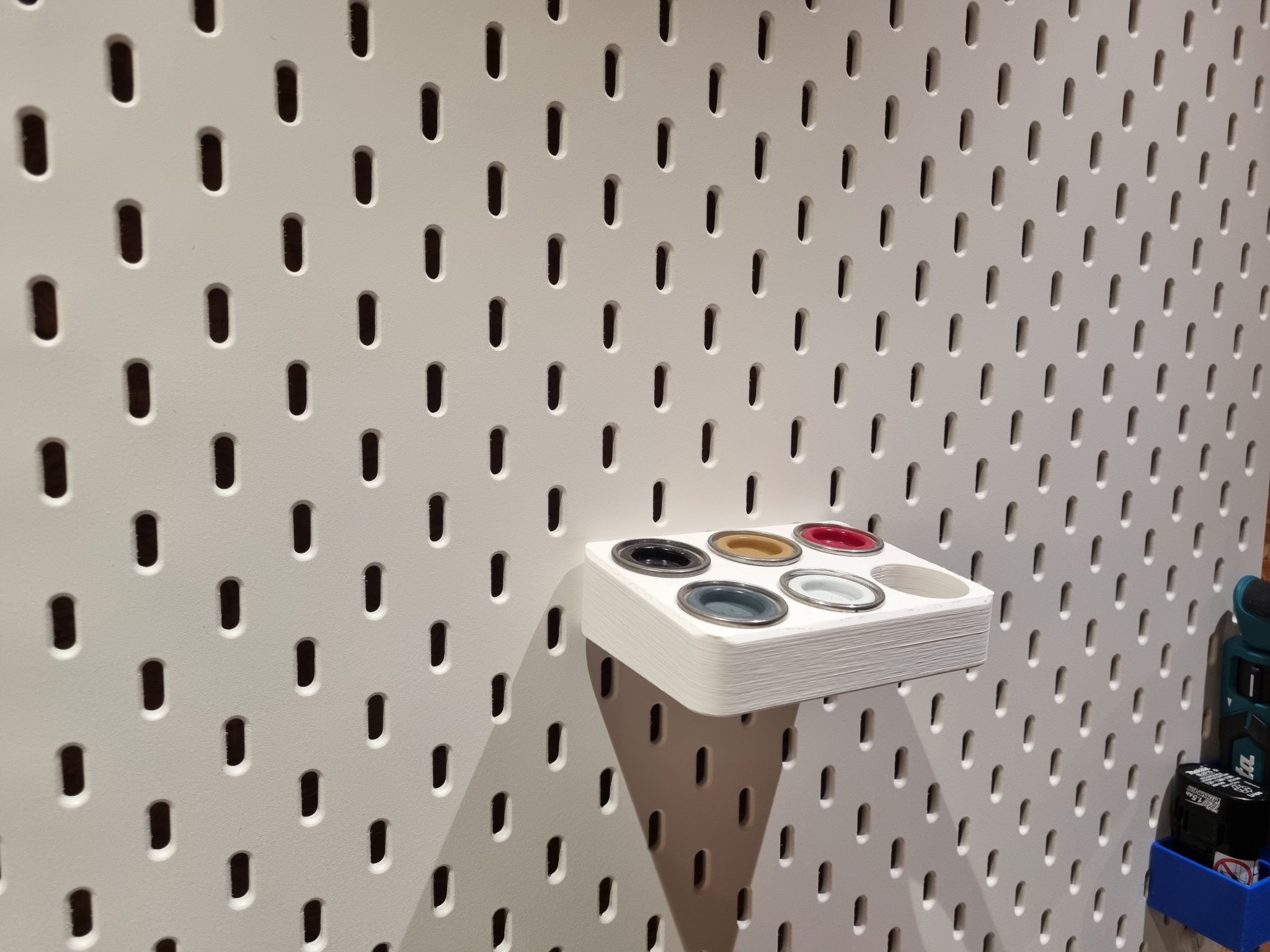 Skadis Revell email paint can holder