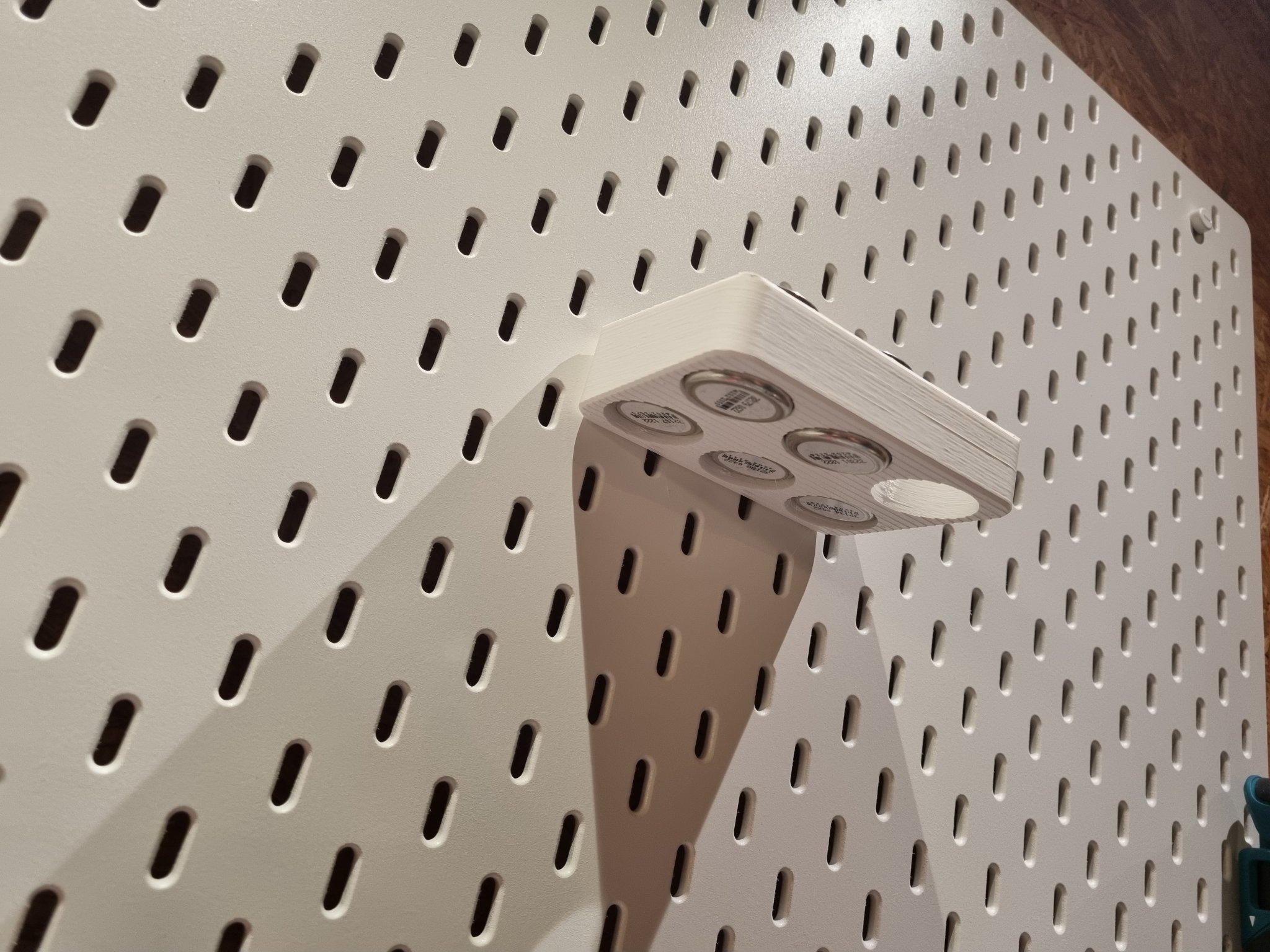 Skadis Revell email paint can holder