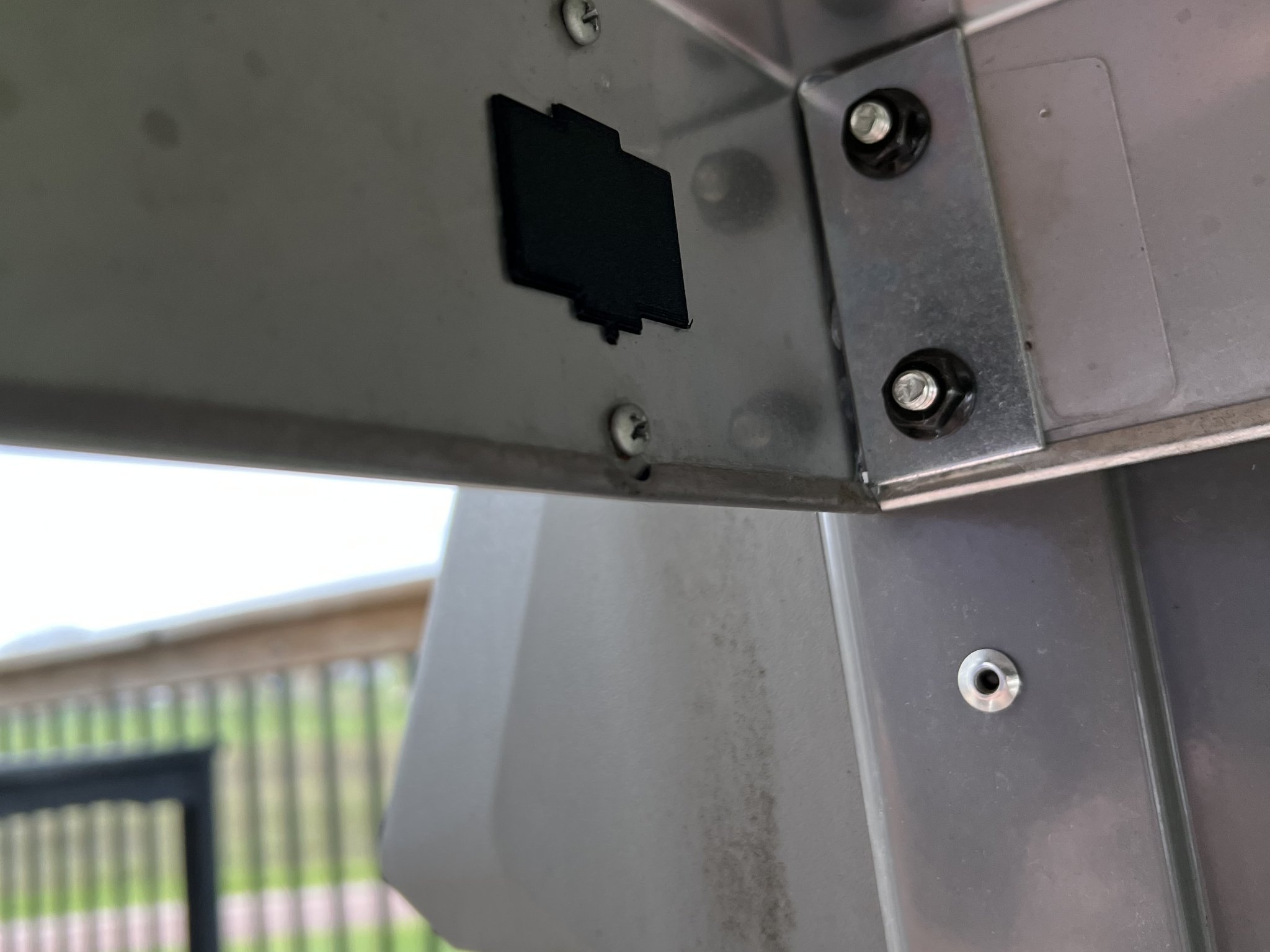 Tiêu đề Móc giữ dụng cụ nướng Weber Tóm tắt Móc dụng cụ