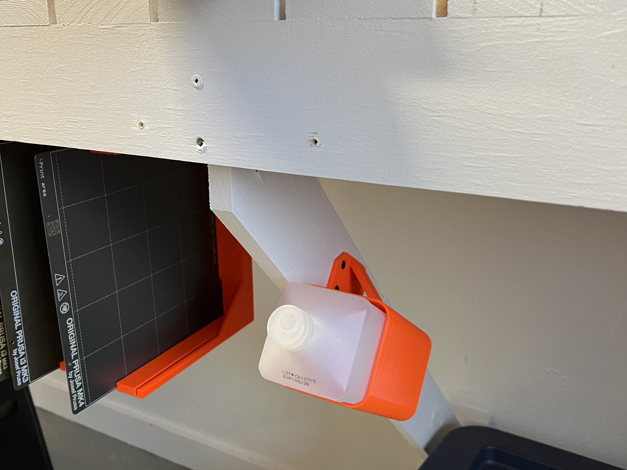 Kệ Đựng Chai Isopropyl Dưới Quầy