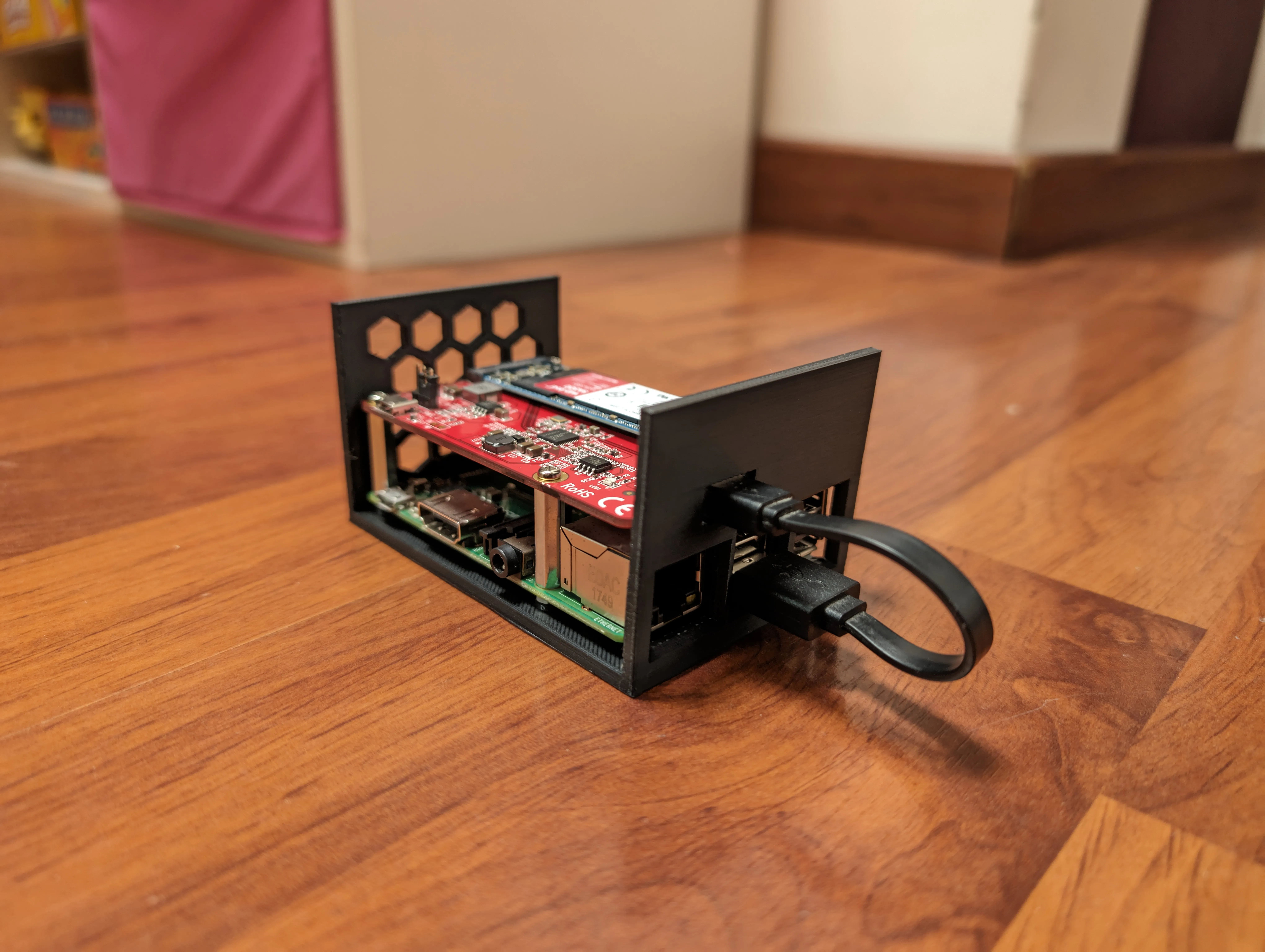 Tiêu đề Case Raspberry 3b hỗ trợ ổ NVME M2 SATA Startech Tổng h