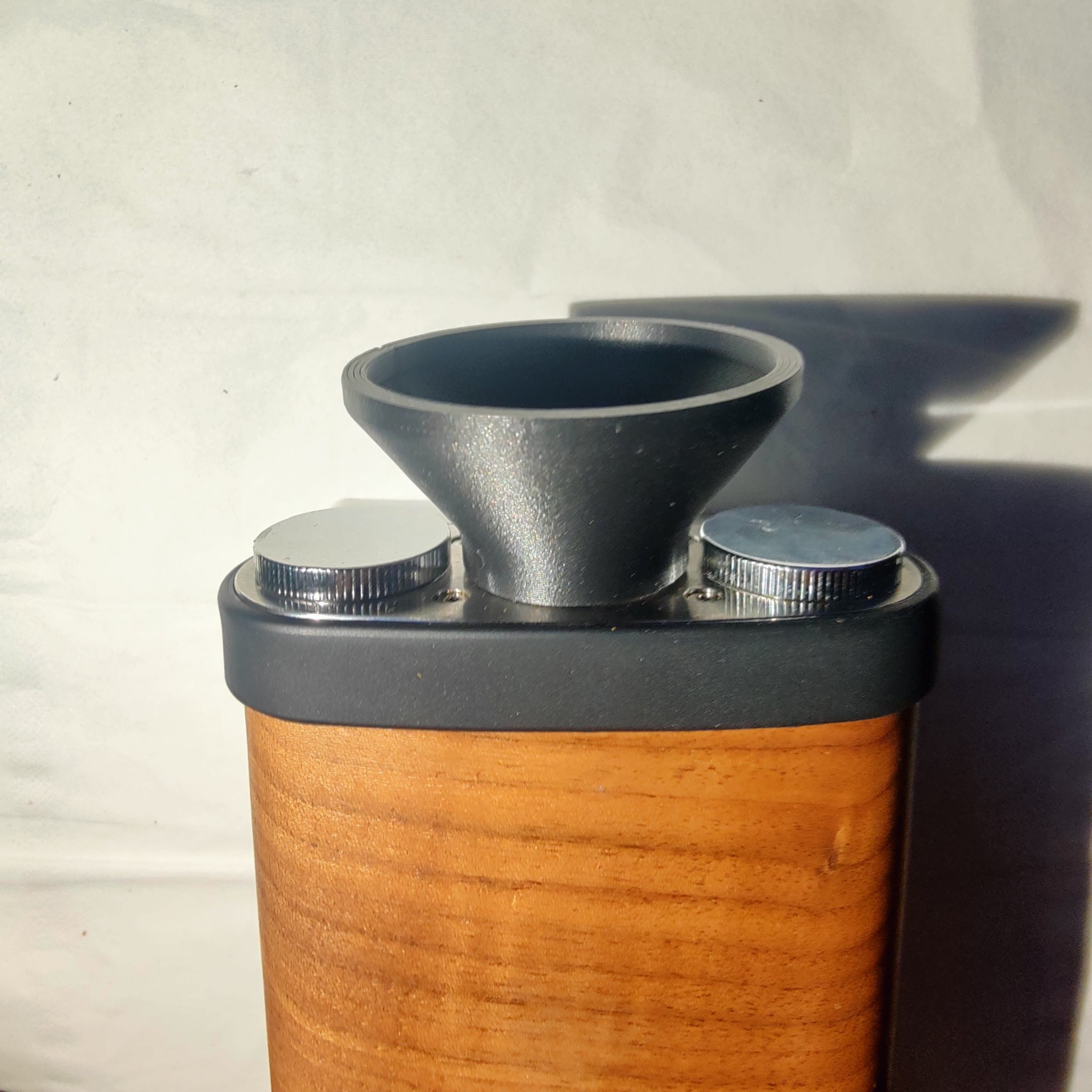 Tiêu đề Phễu hóa hơi Angus Tóm tắt Một phễu đơn giản dành