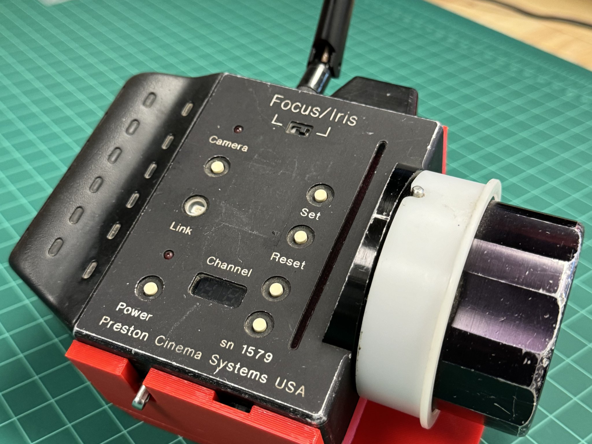 Giá đỡ Iris Kênh Đơn Preston Bản Remix bởi Eduardo Eguia