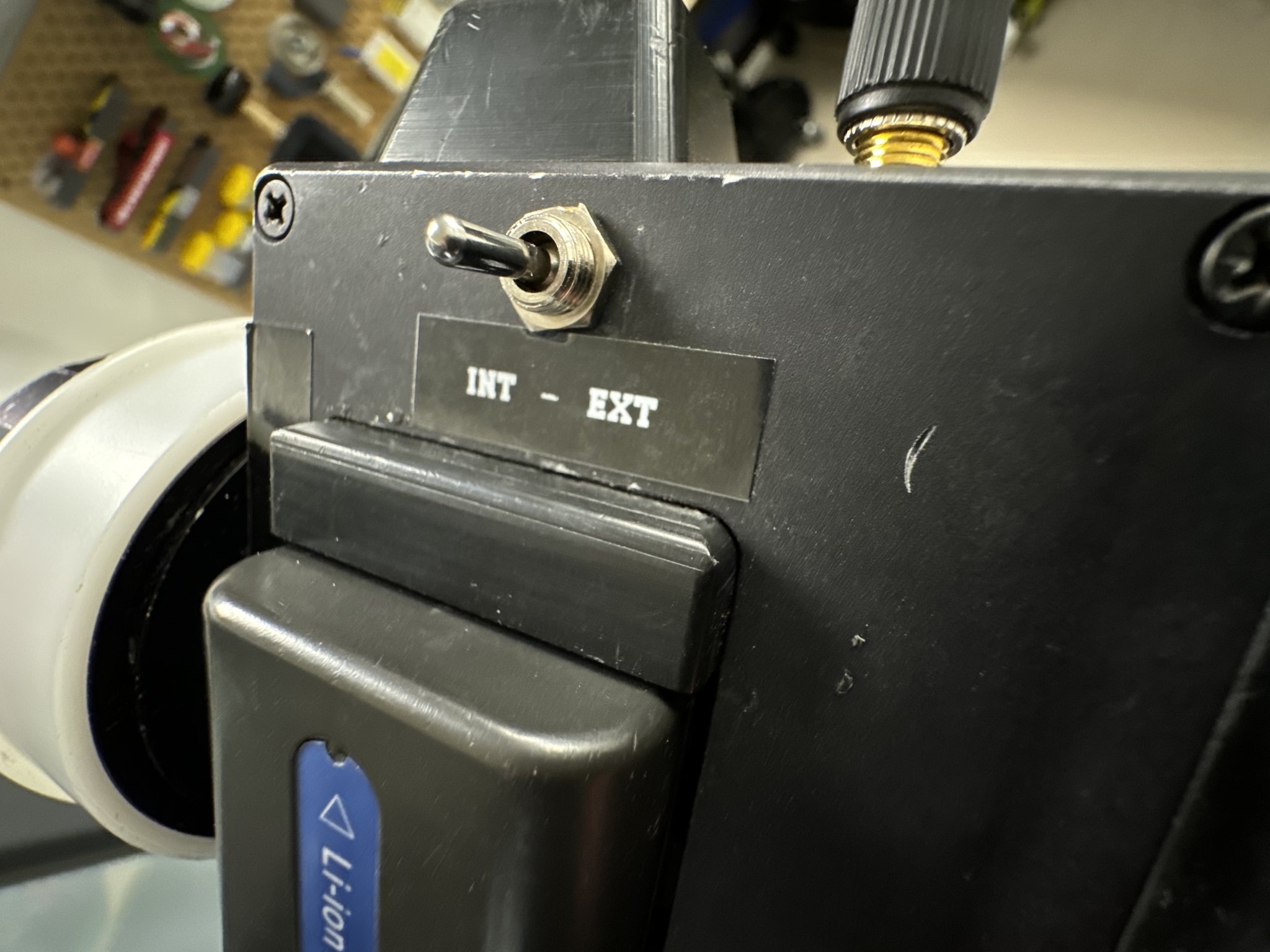 Giá đỡ Iris Kênh Đơn Preston Bản Remix bởi Eduardo Eguia