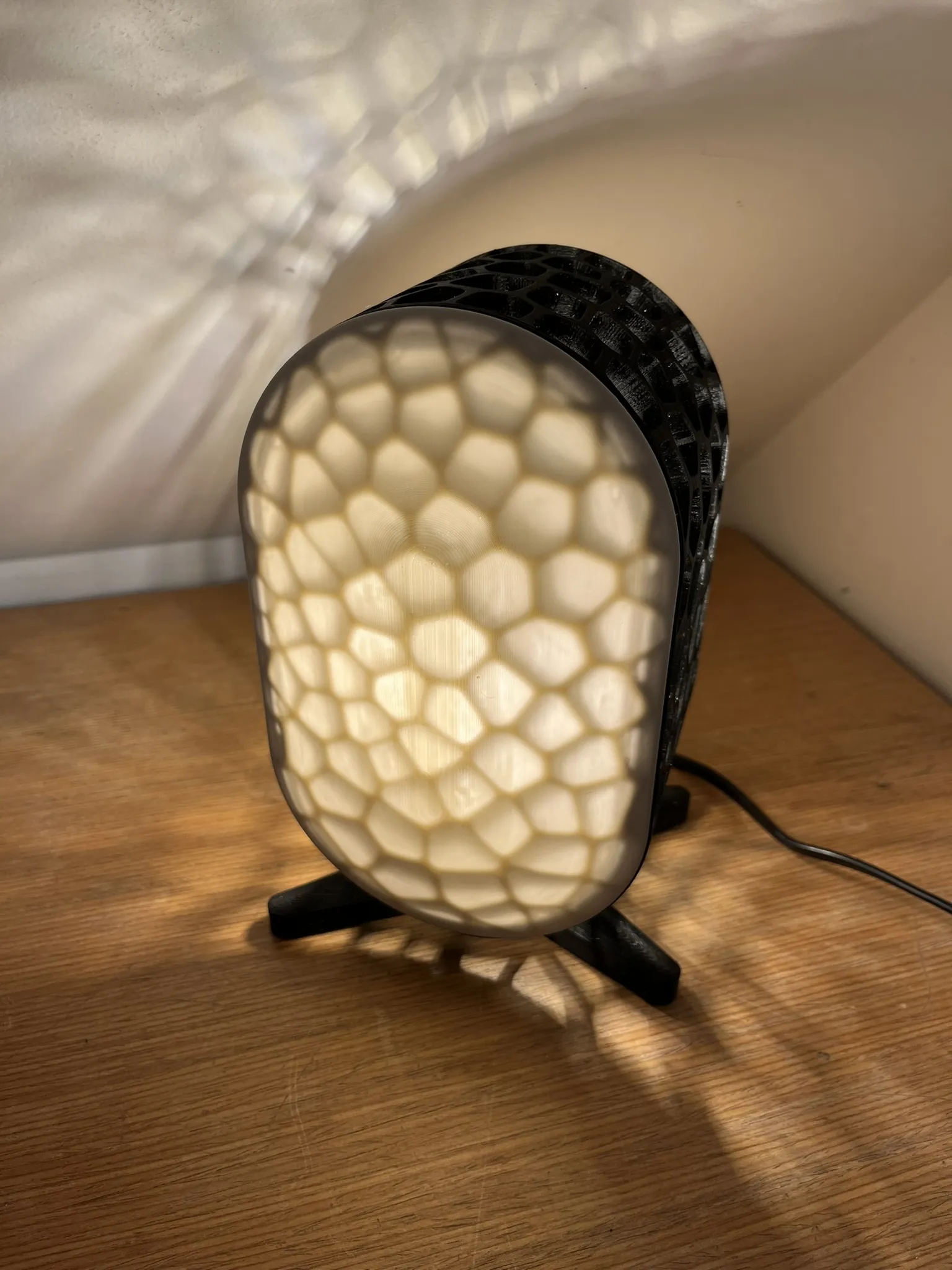 Tiêu đề Đèn bàn Voronoi E27 Tổng hợp Đèn bàn cho bóng đèn LE